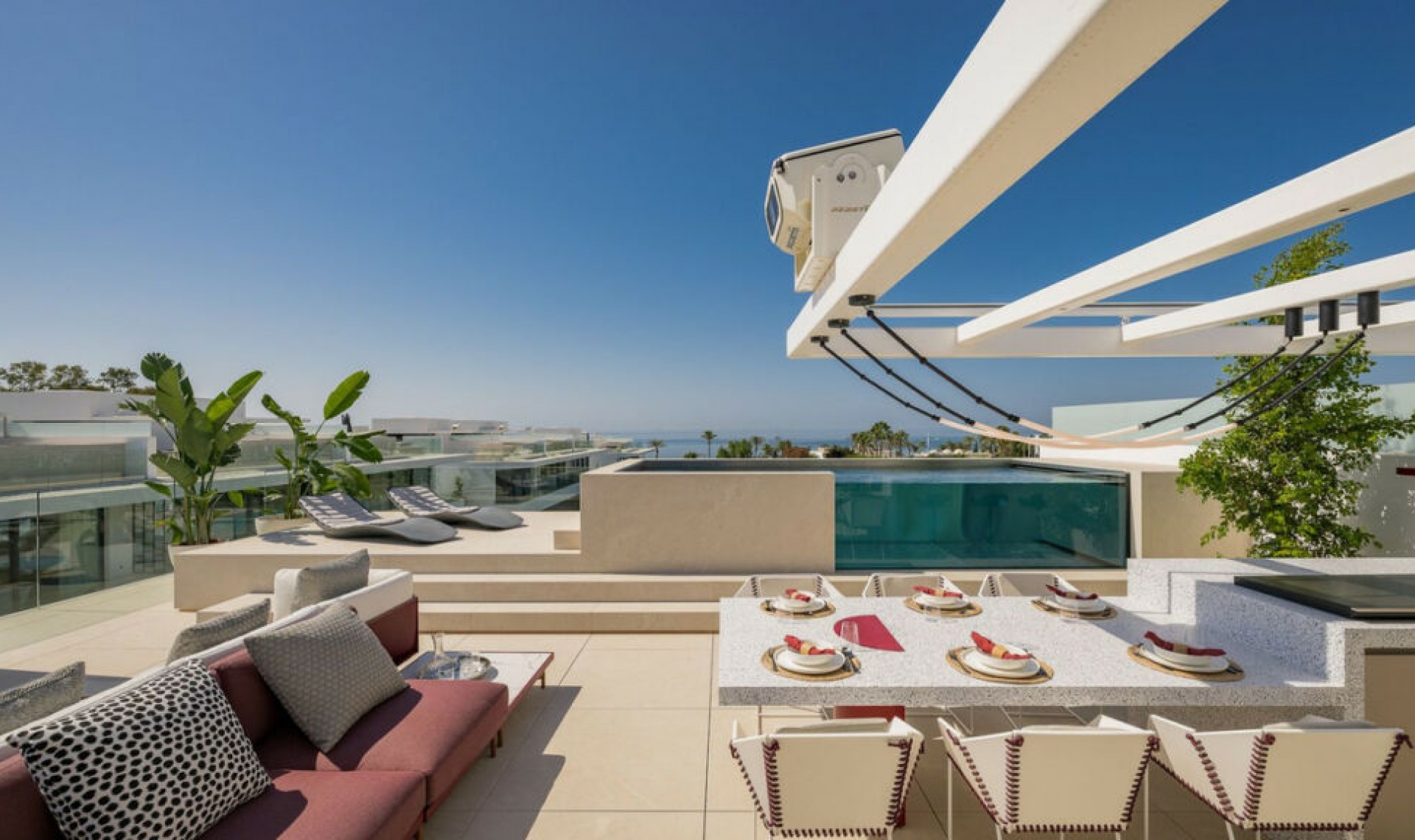 Resale - House -
The Golden Mile