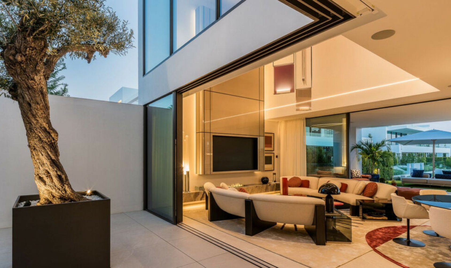 Resale - House -
The Golden Mile