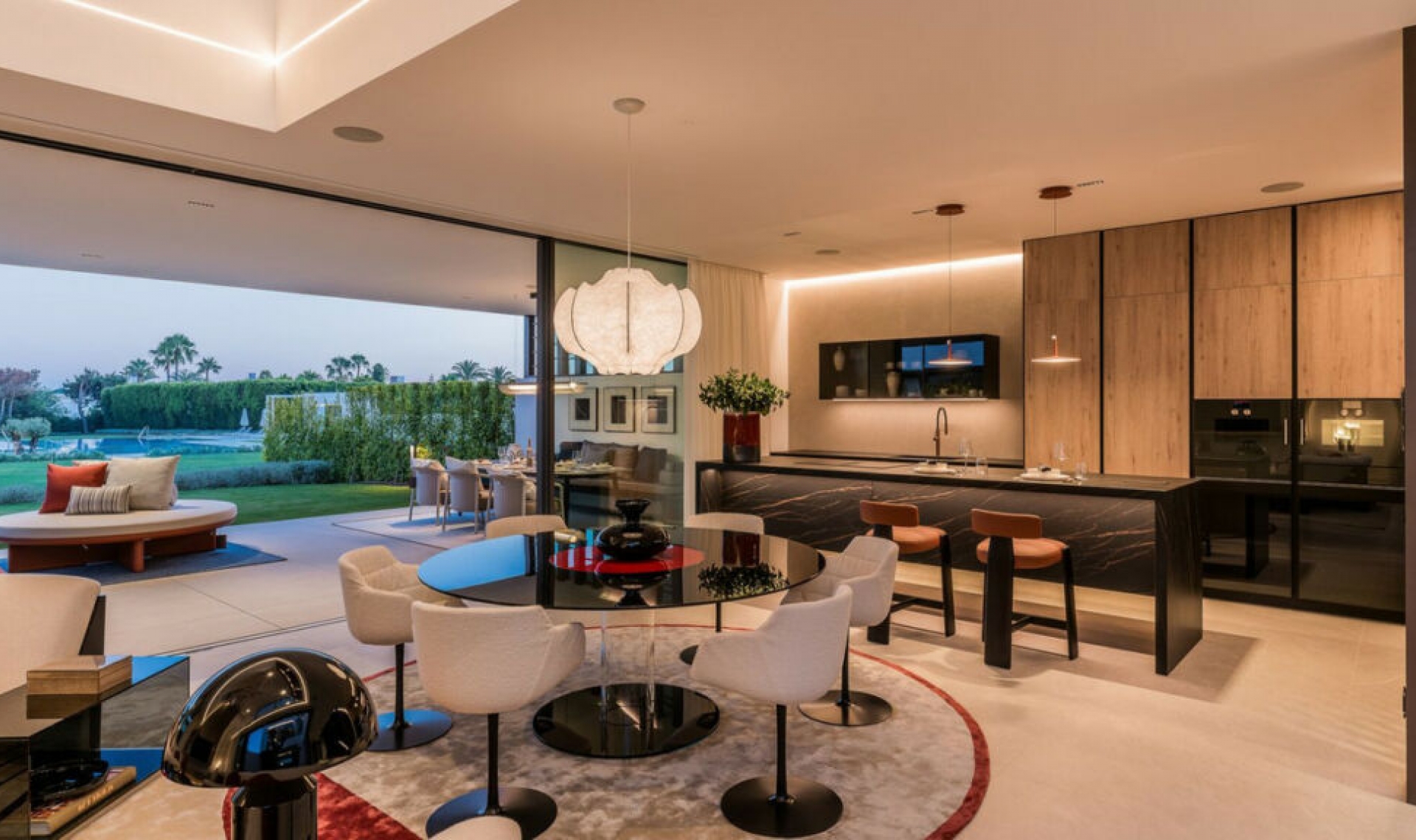 Resale - House -
The Golden Mile