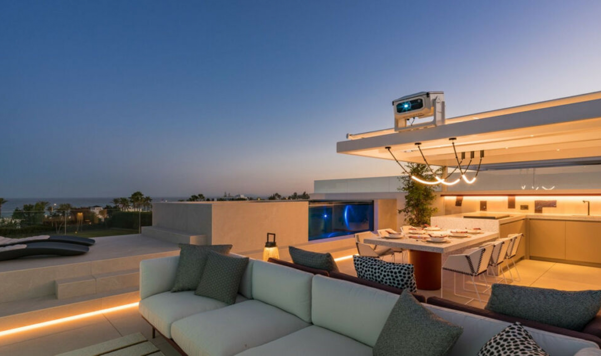 Resale - House -
The Golden Mile