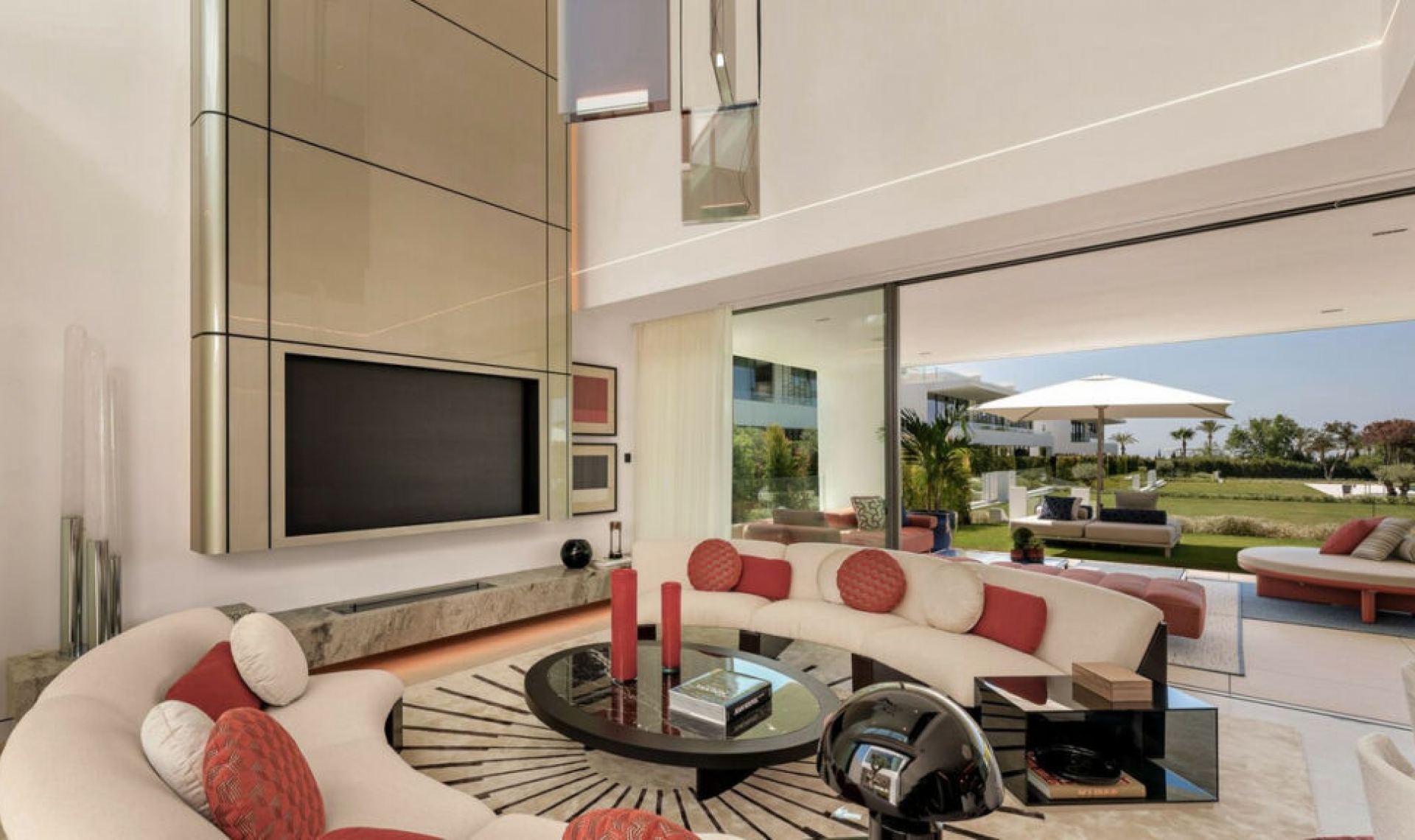 Resale - House -
The Golden Mile