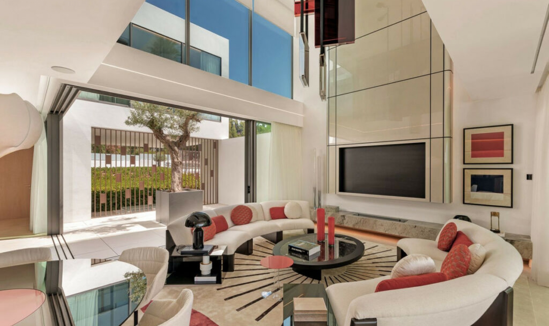 Resale - House -
The Golden Mile