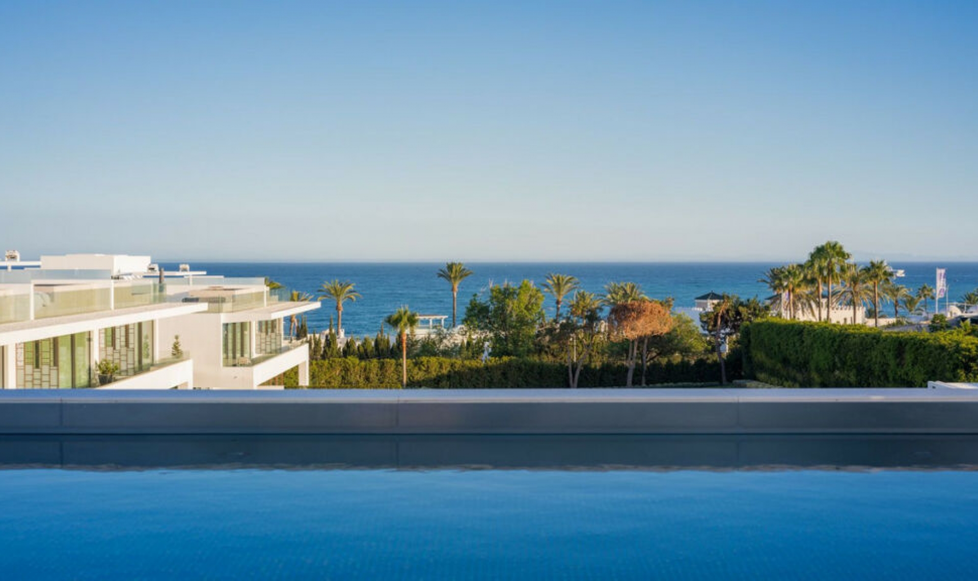 Resale - House -
The Golden Mile