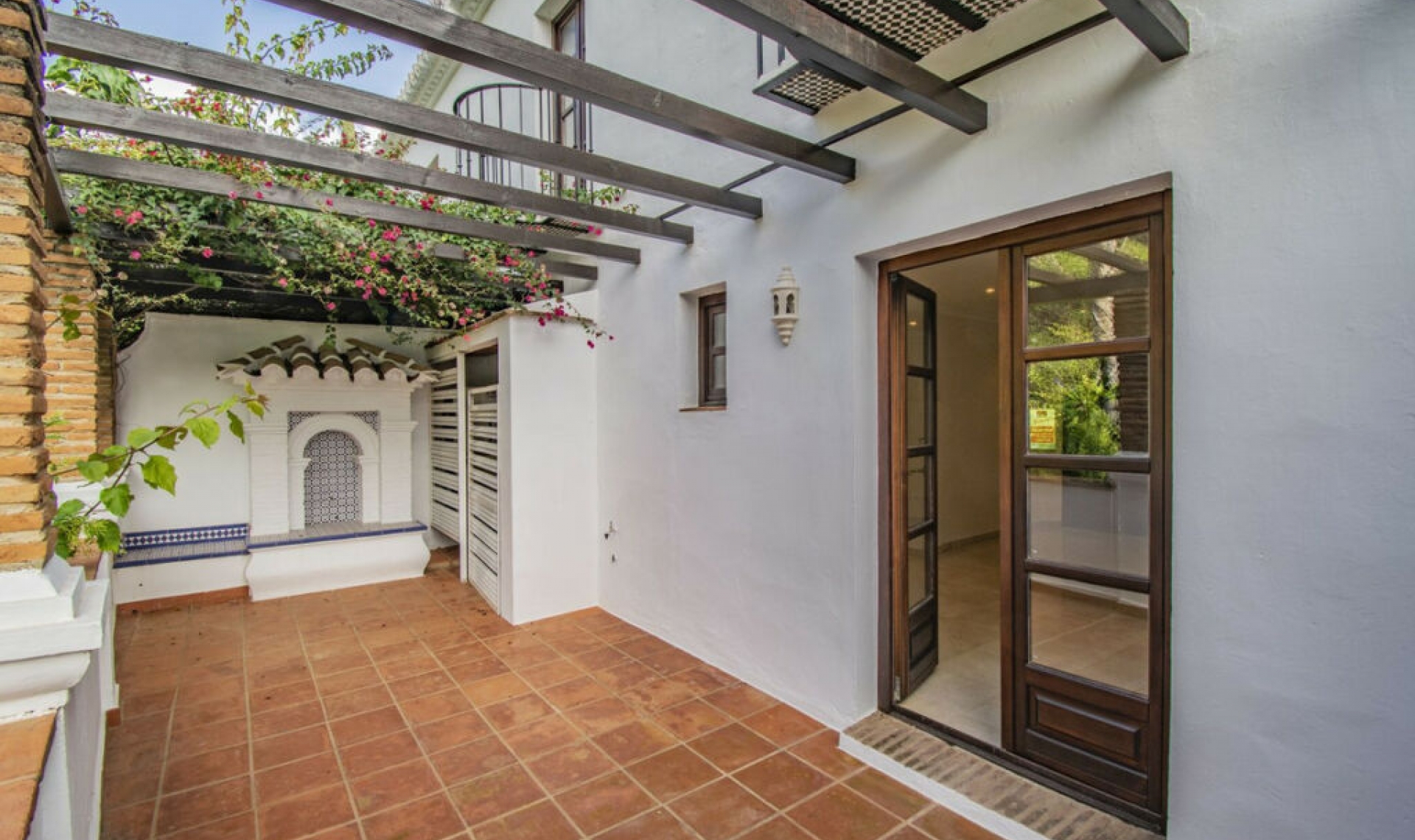 Resale - House -
The Golden Mile