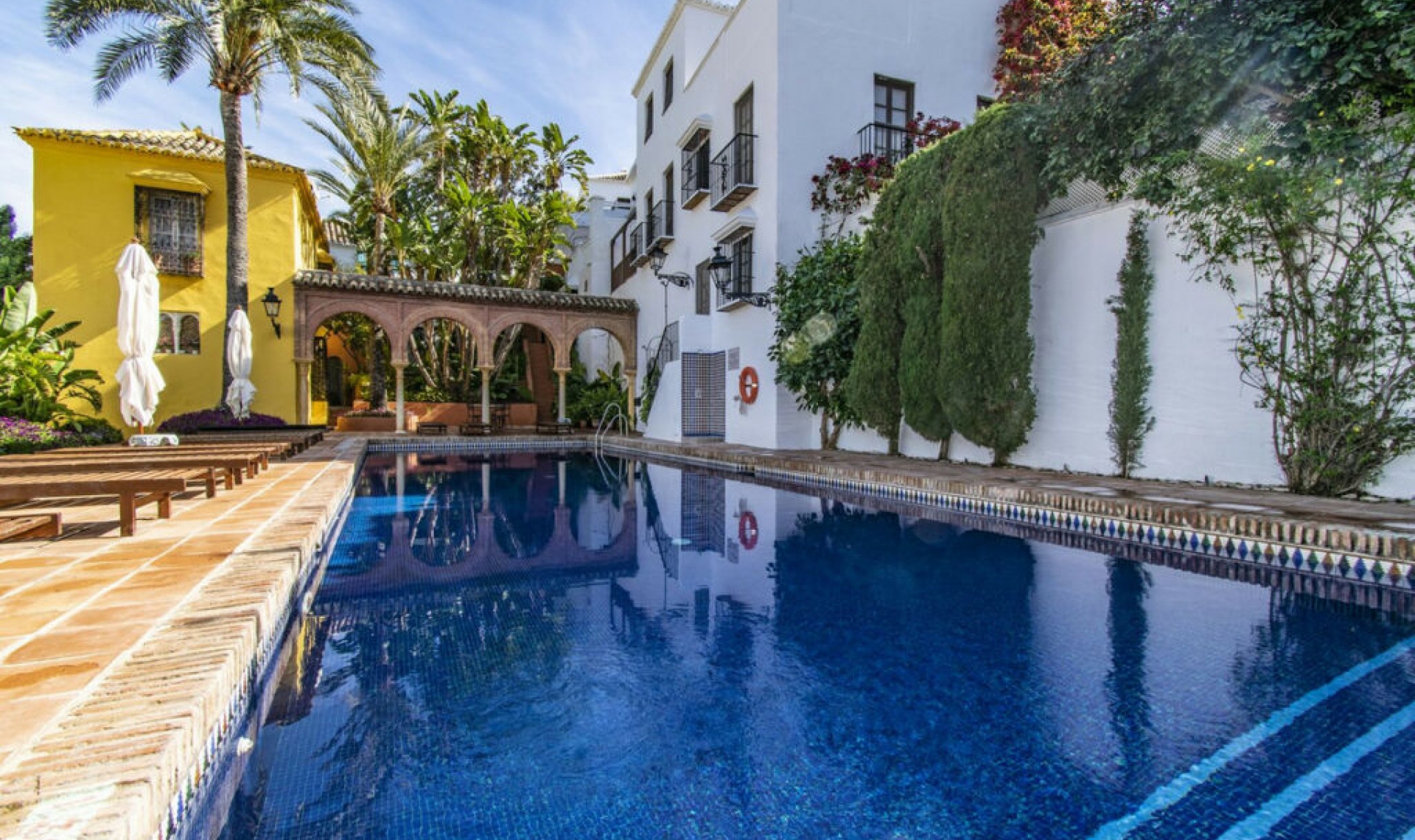 Resale - House -
The Golden Mile