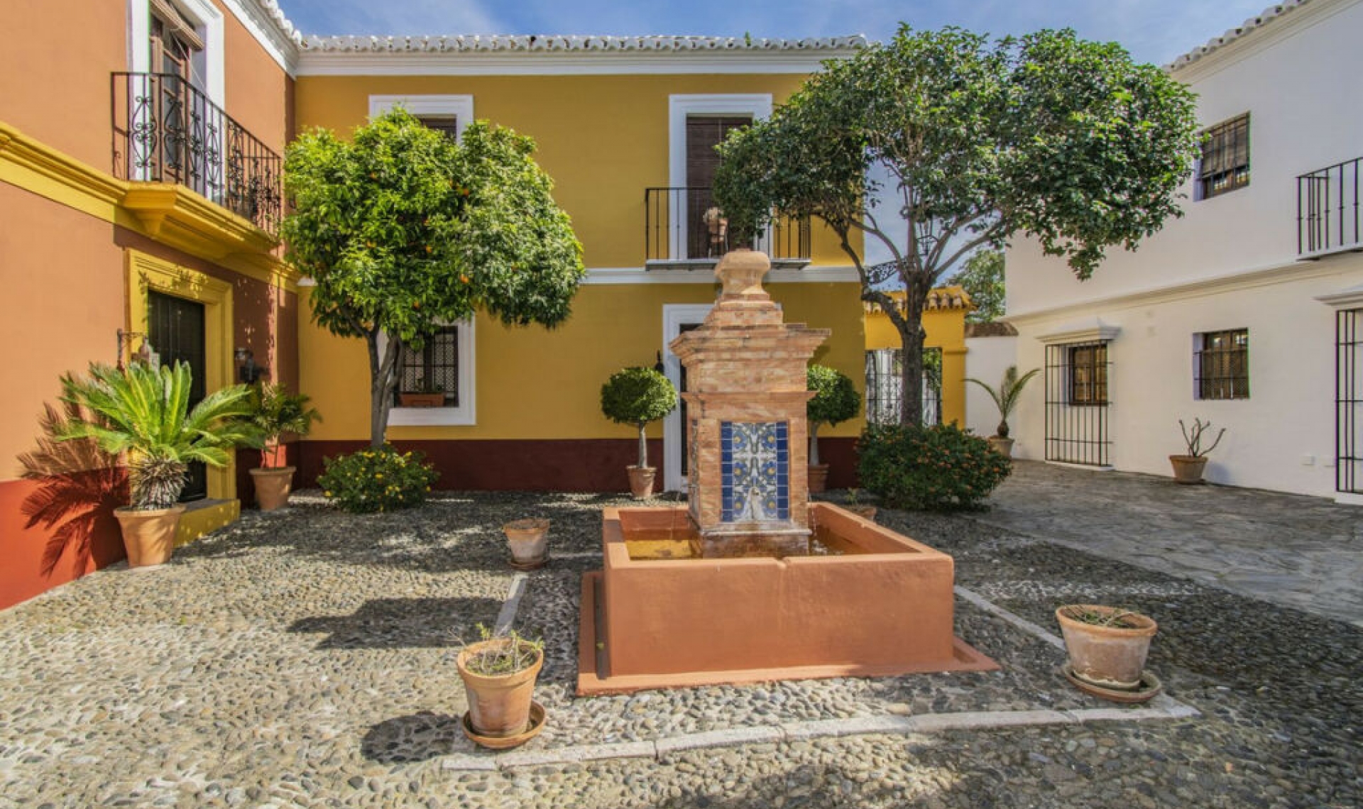 Resale - House -
The Golden Mile