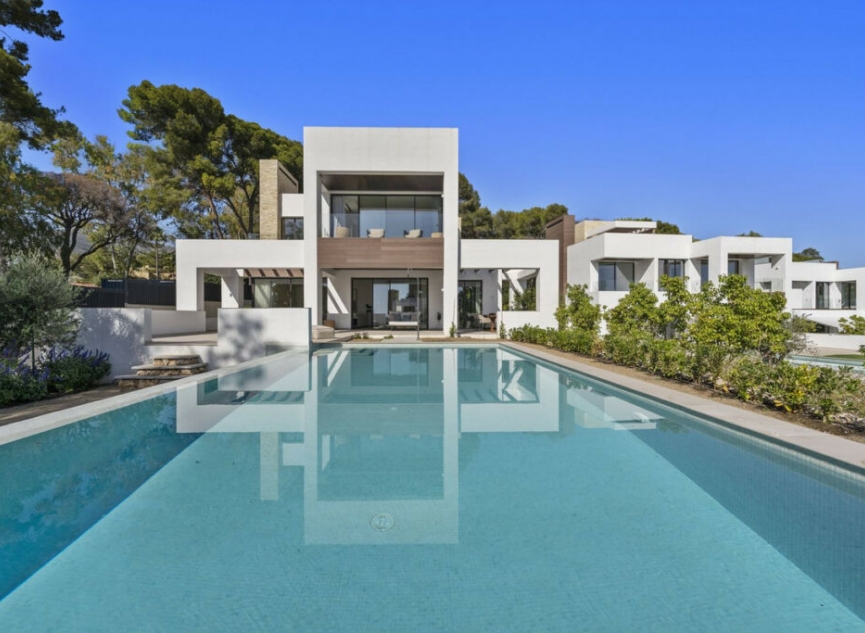 Resale - House -
The Golden Mile