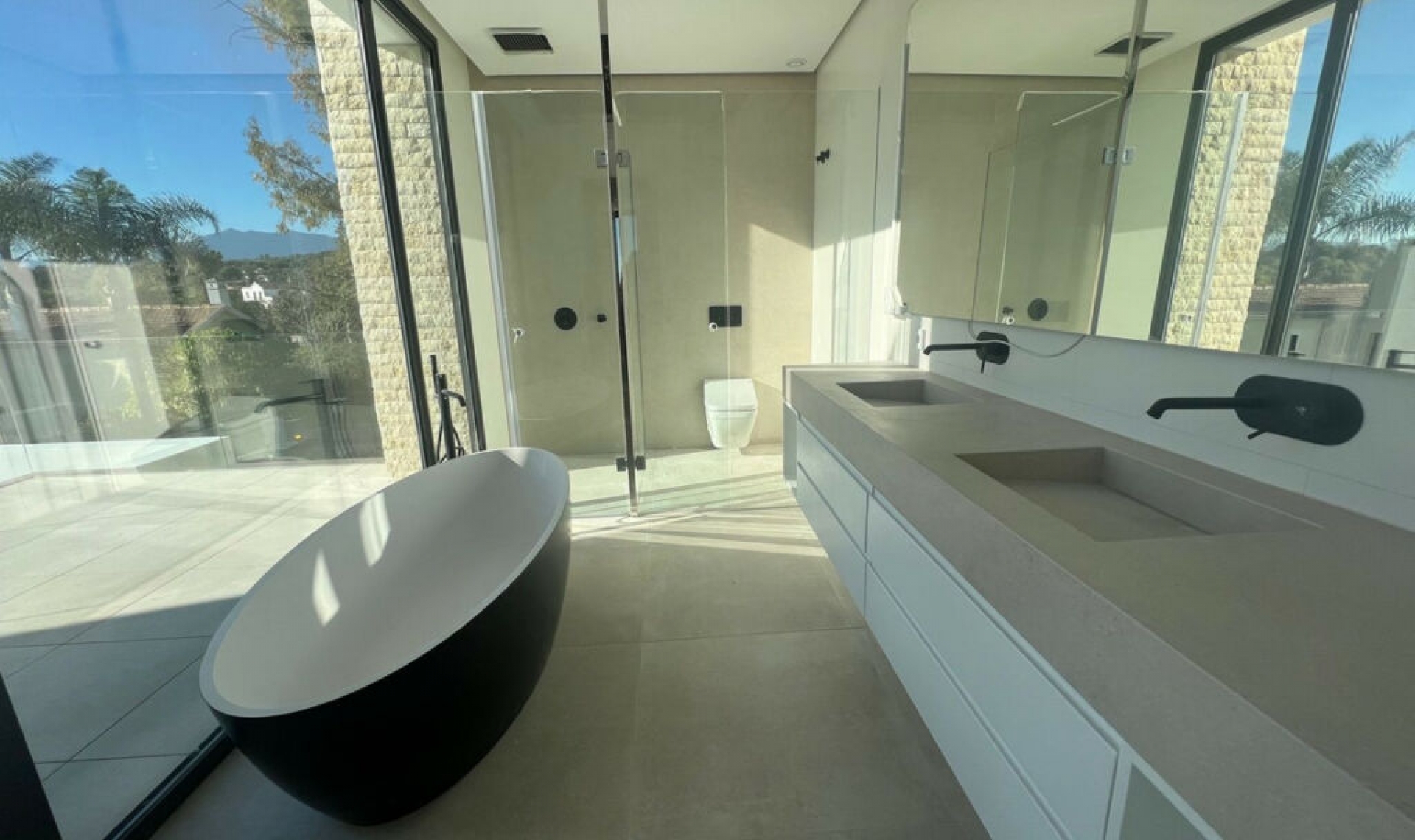 Resale - House -
The Golden Mile