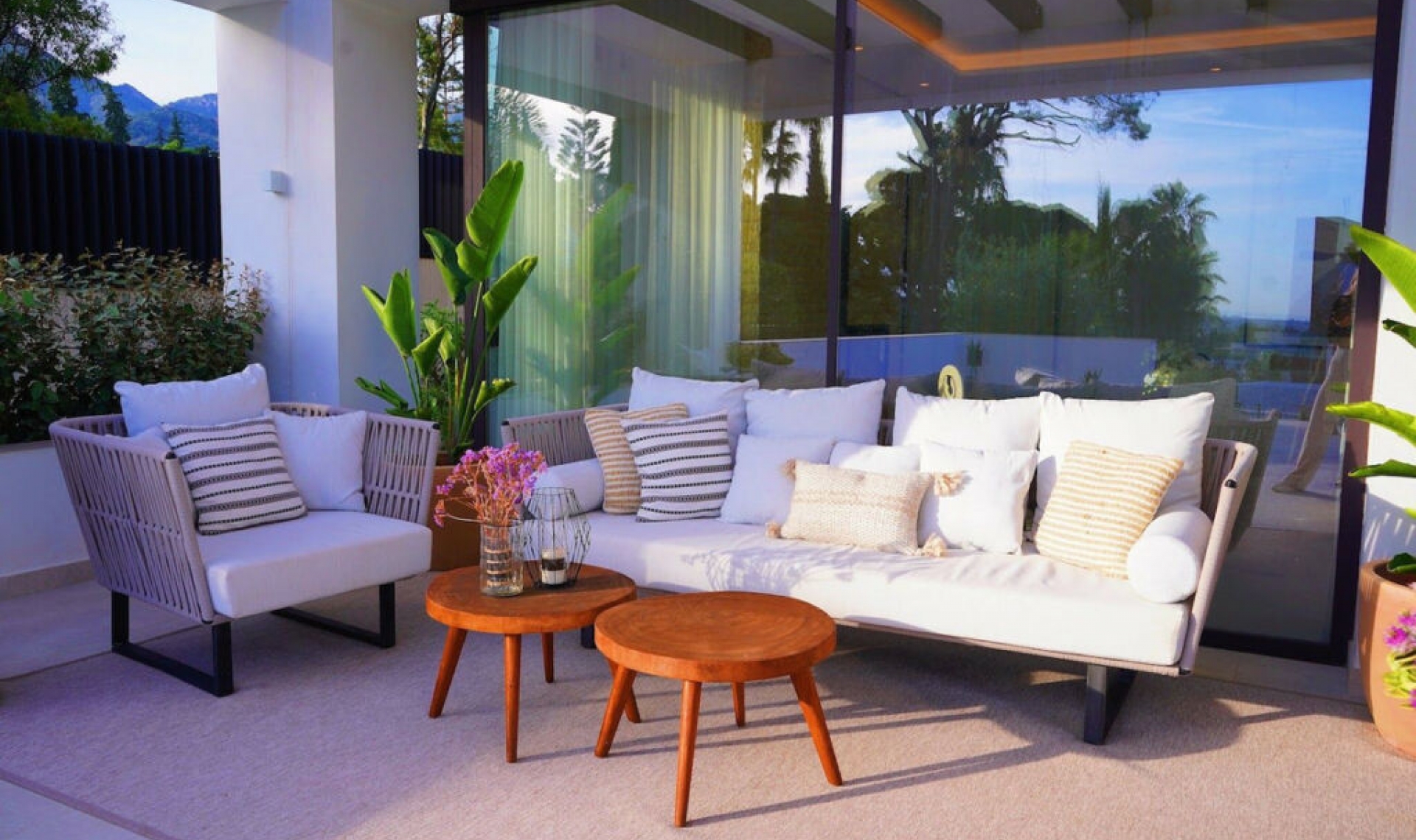 Resale - House -
The Golden Mile