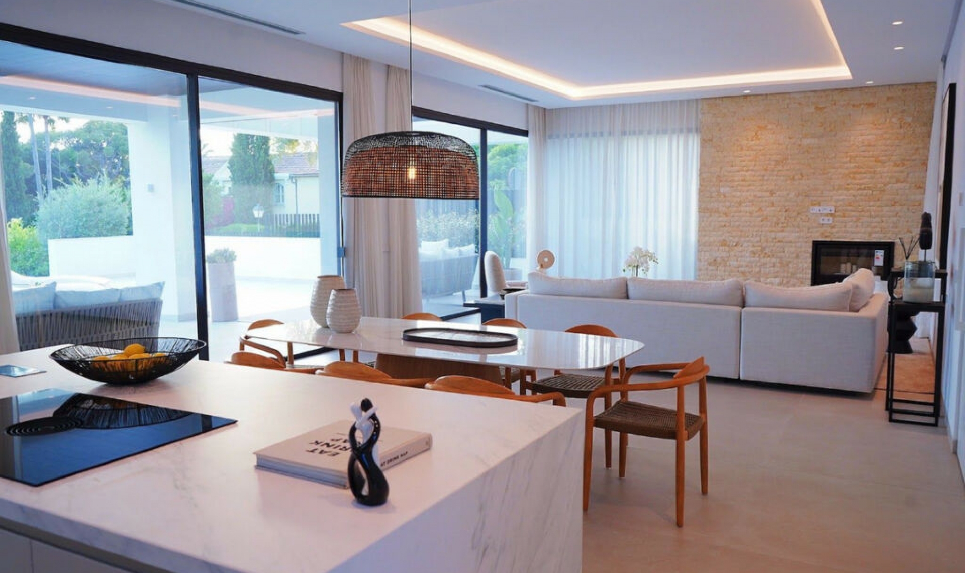 Resale - House -
The Golden Mile