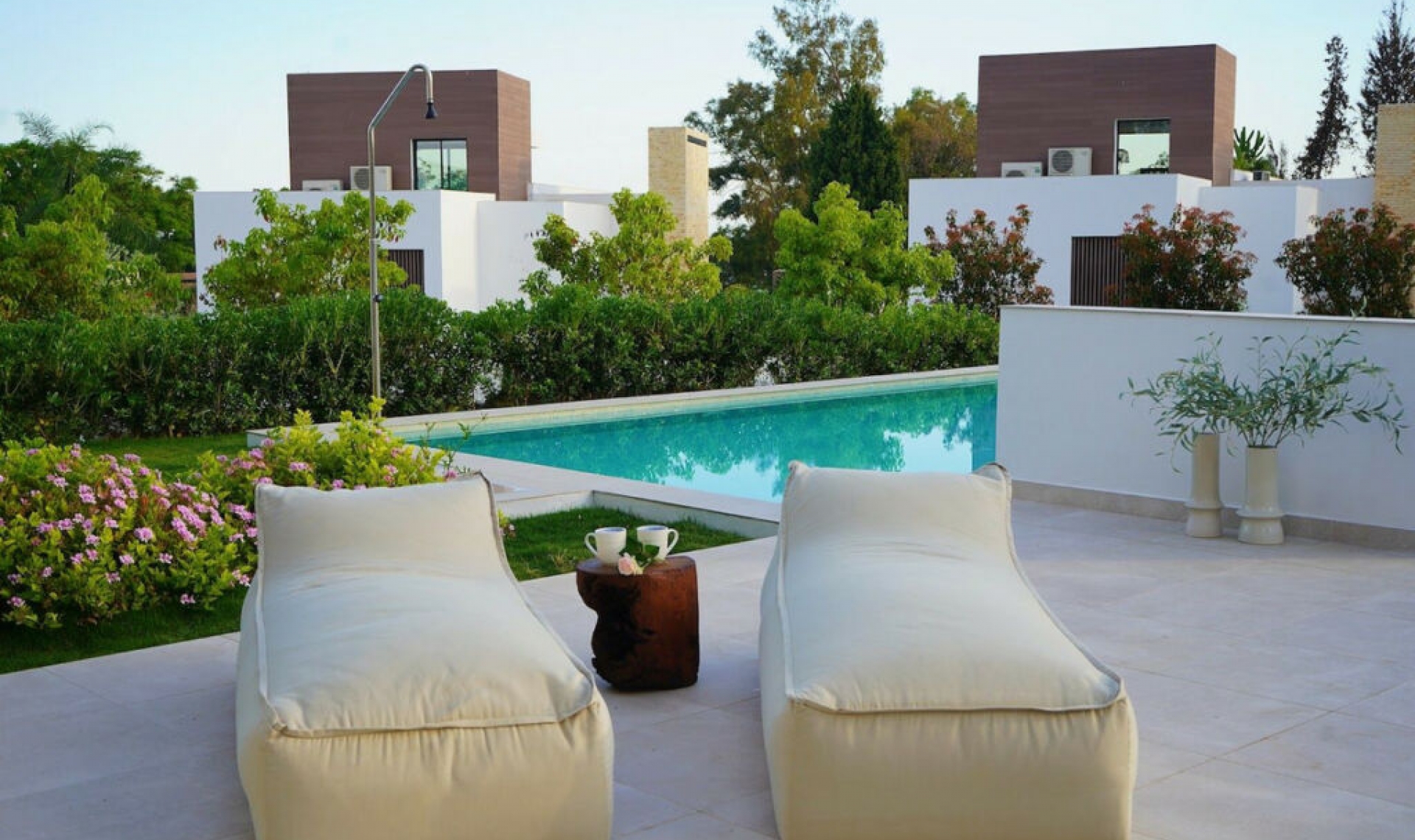 Resale - House -
The Golden Mile