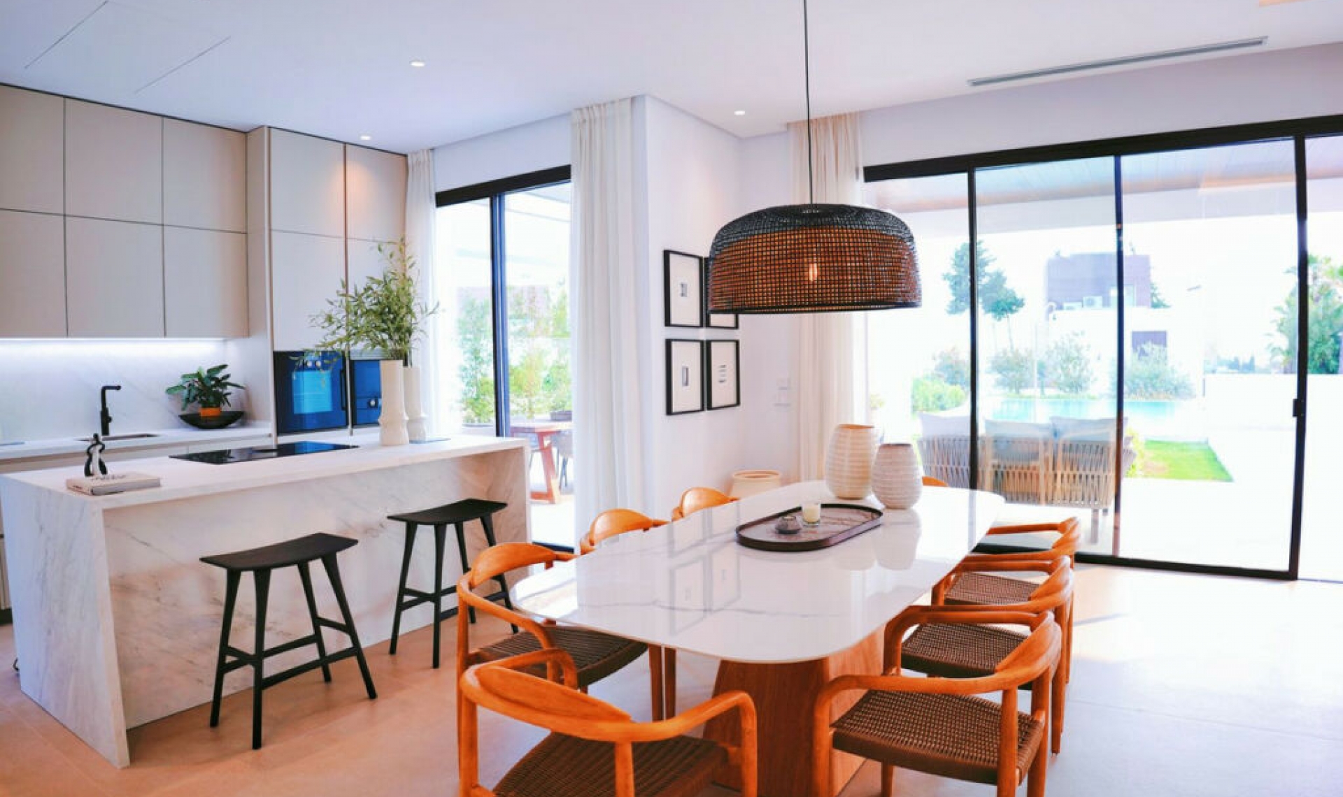 Resale - House -
The Golden Mile