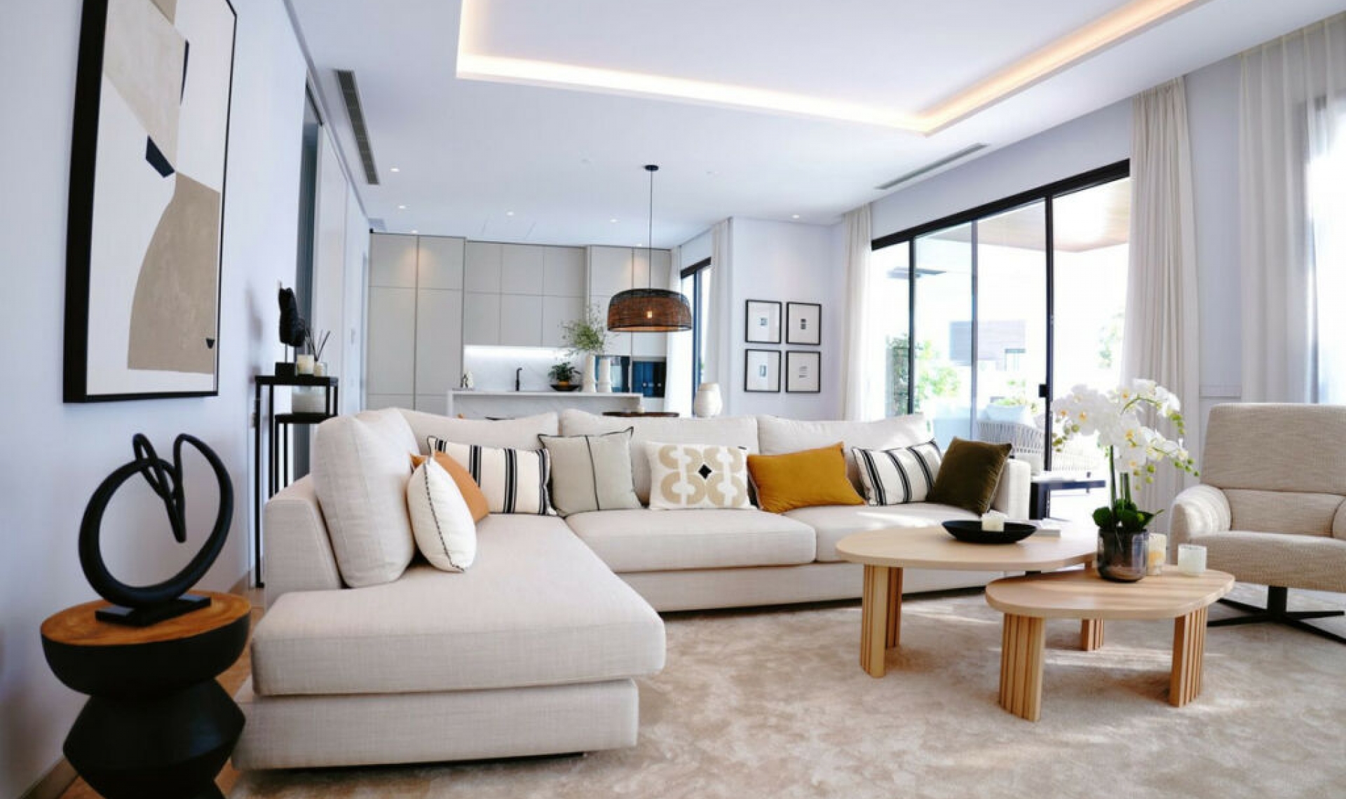 Resale - House -
The Golden Mile