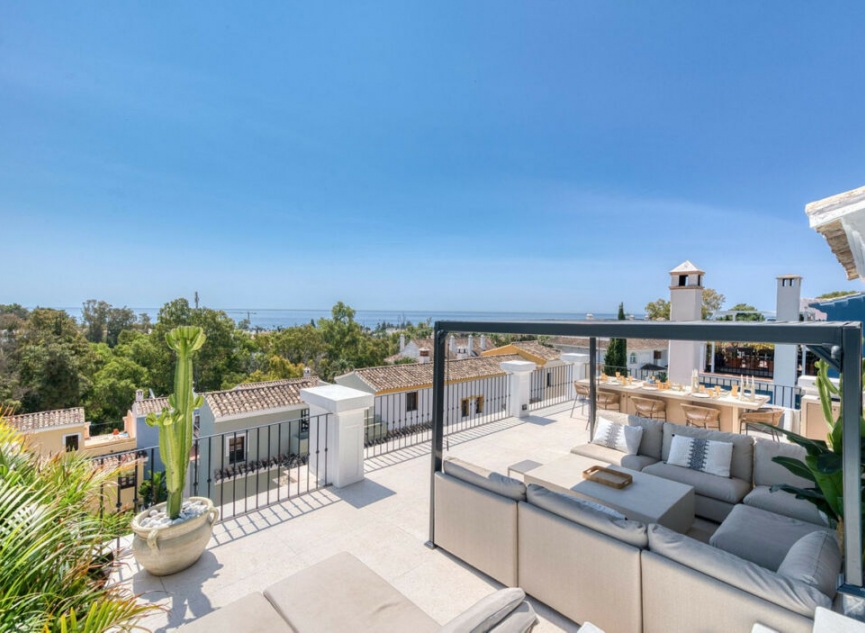 Resale - House -
The Golden Mile