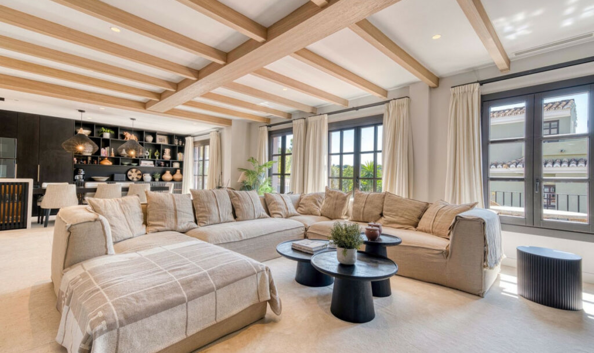 Resale - House -
The Golden Mile