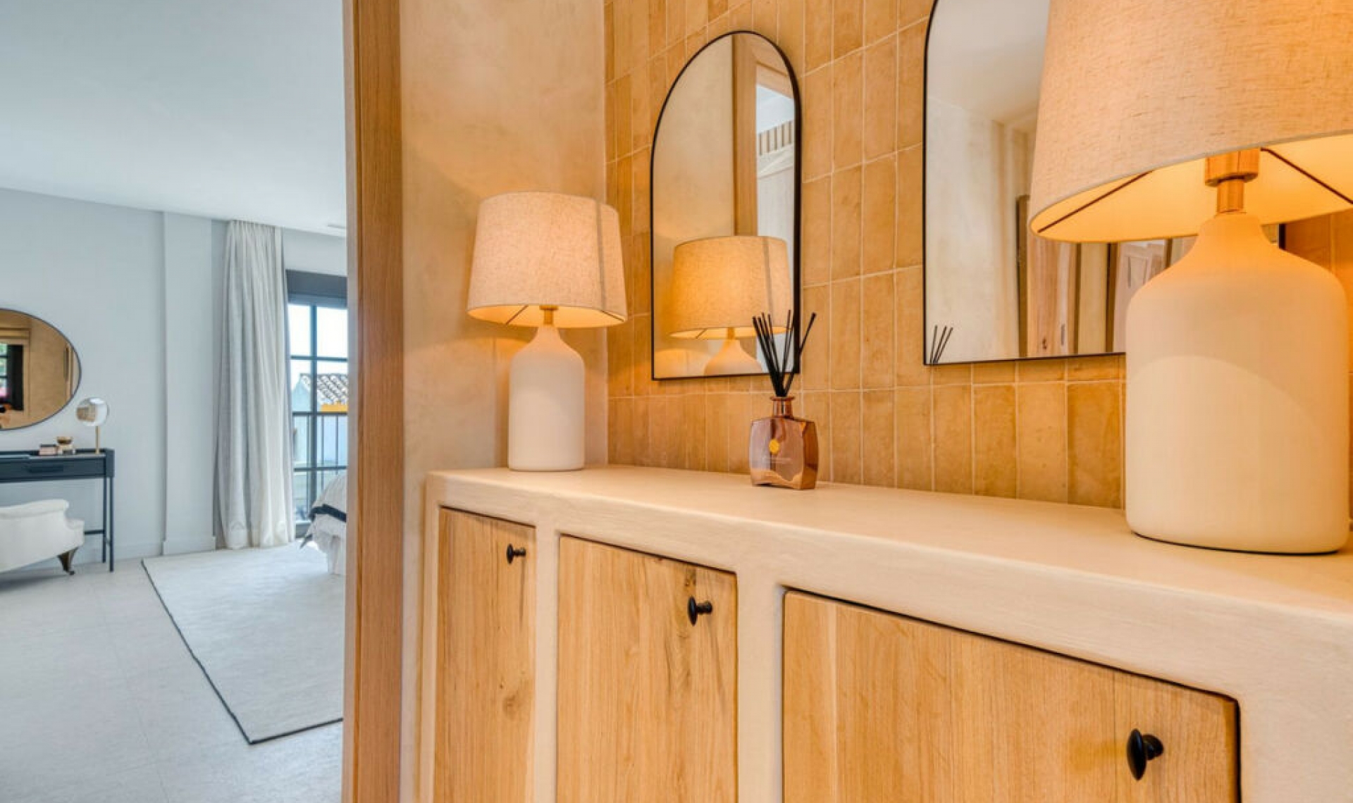 Resale - House -
The Golden Mile