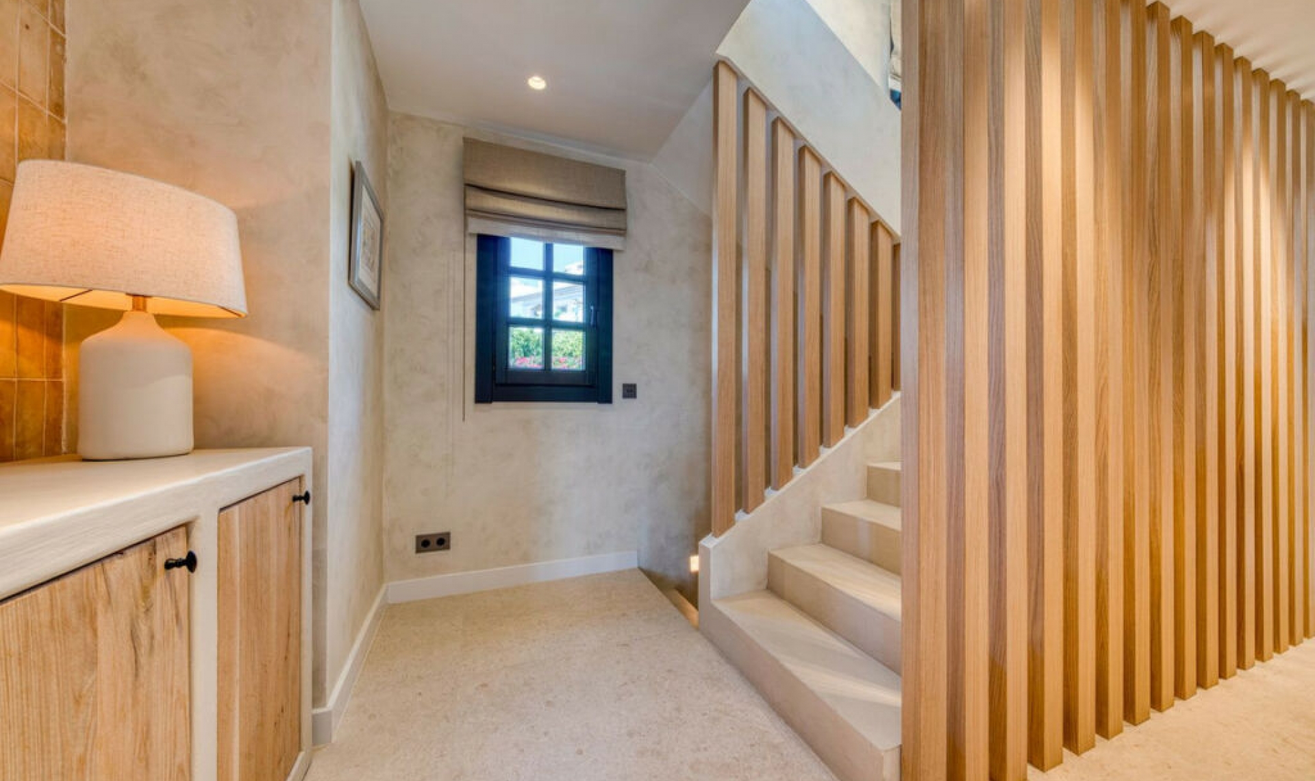 Resale - House -
The Golden Mile