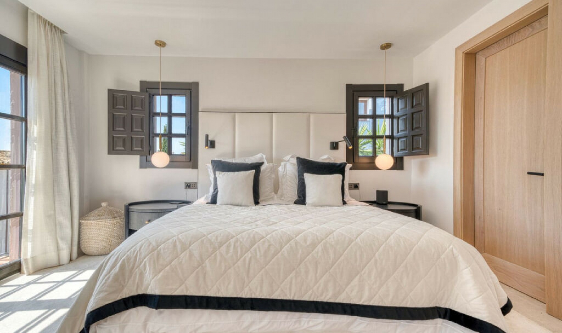 Resale - House -
The Golden Mile