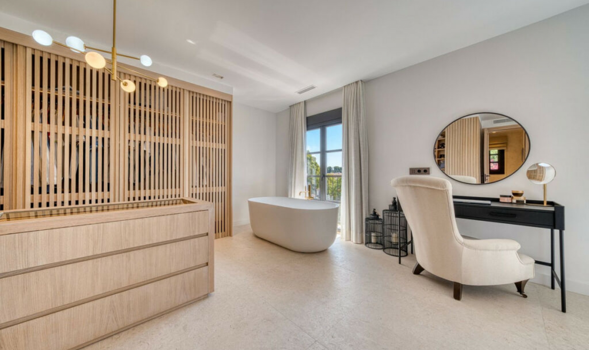 Resale - House -
The Golden Mile