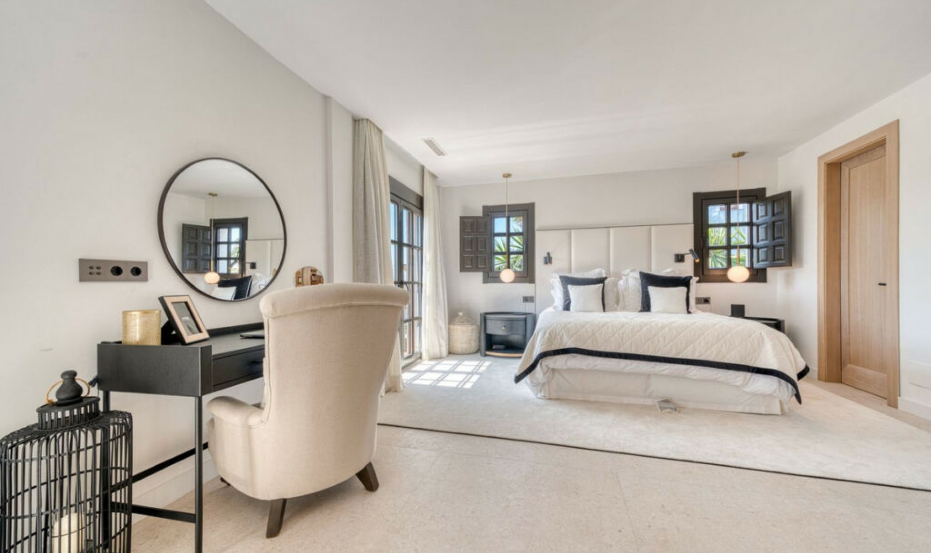 Resale - House -
The Golden Mile
