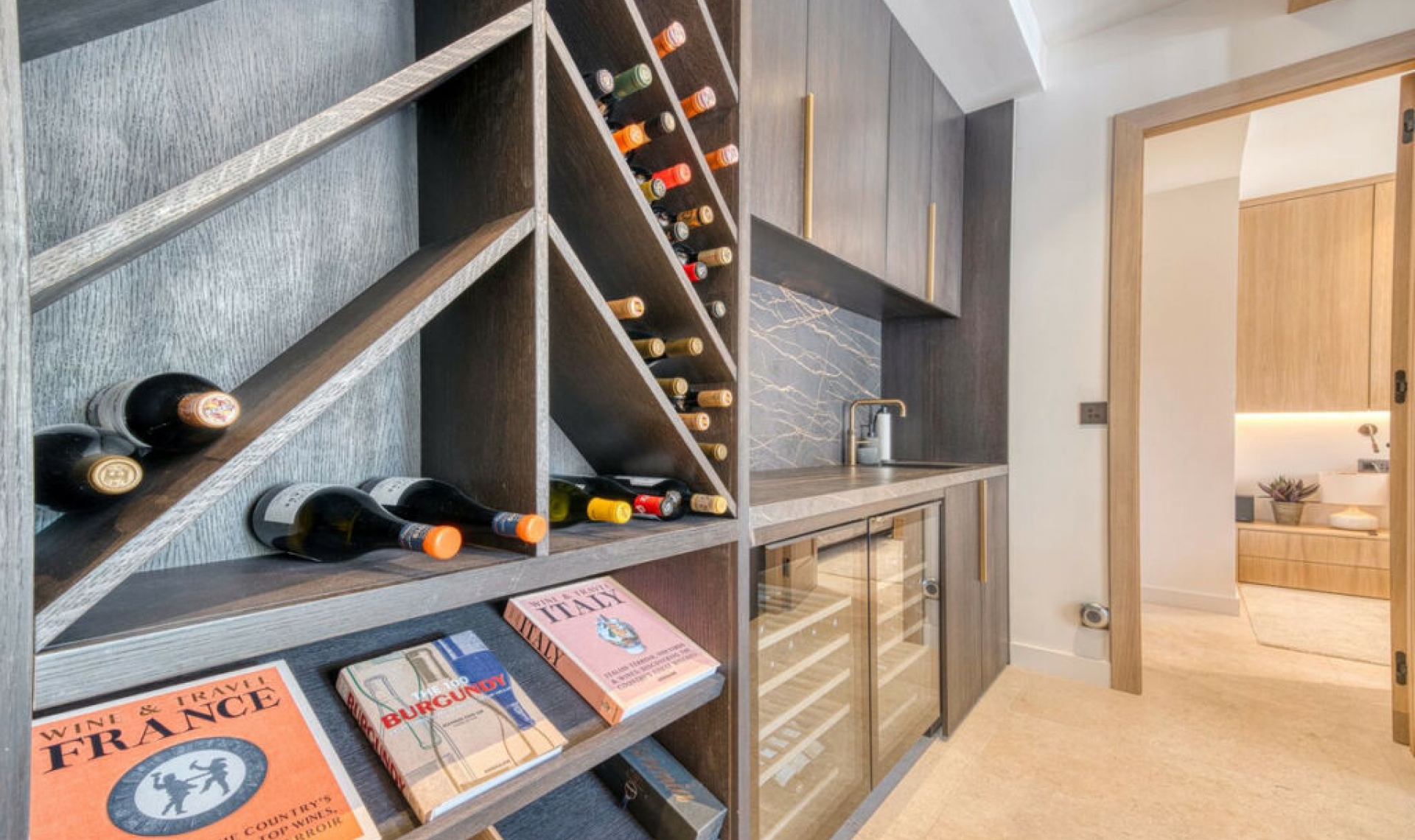 Resale - House -
The Golden Mile
