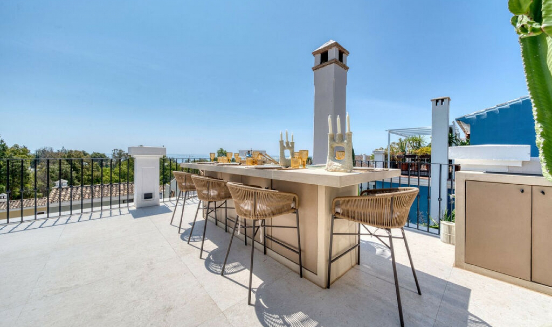 Resale - House -
The Golden Mile