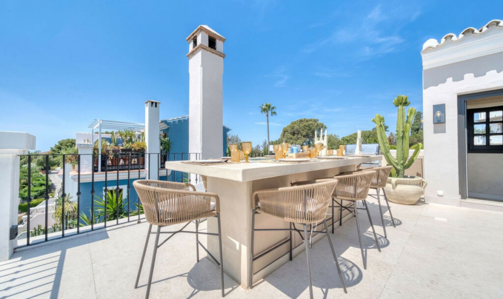 Resale - House -
The Golden Mile