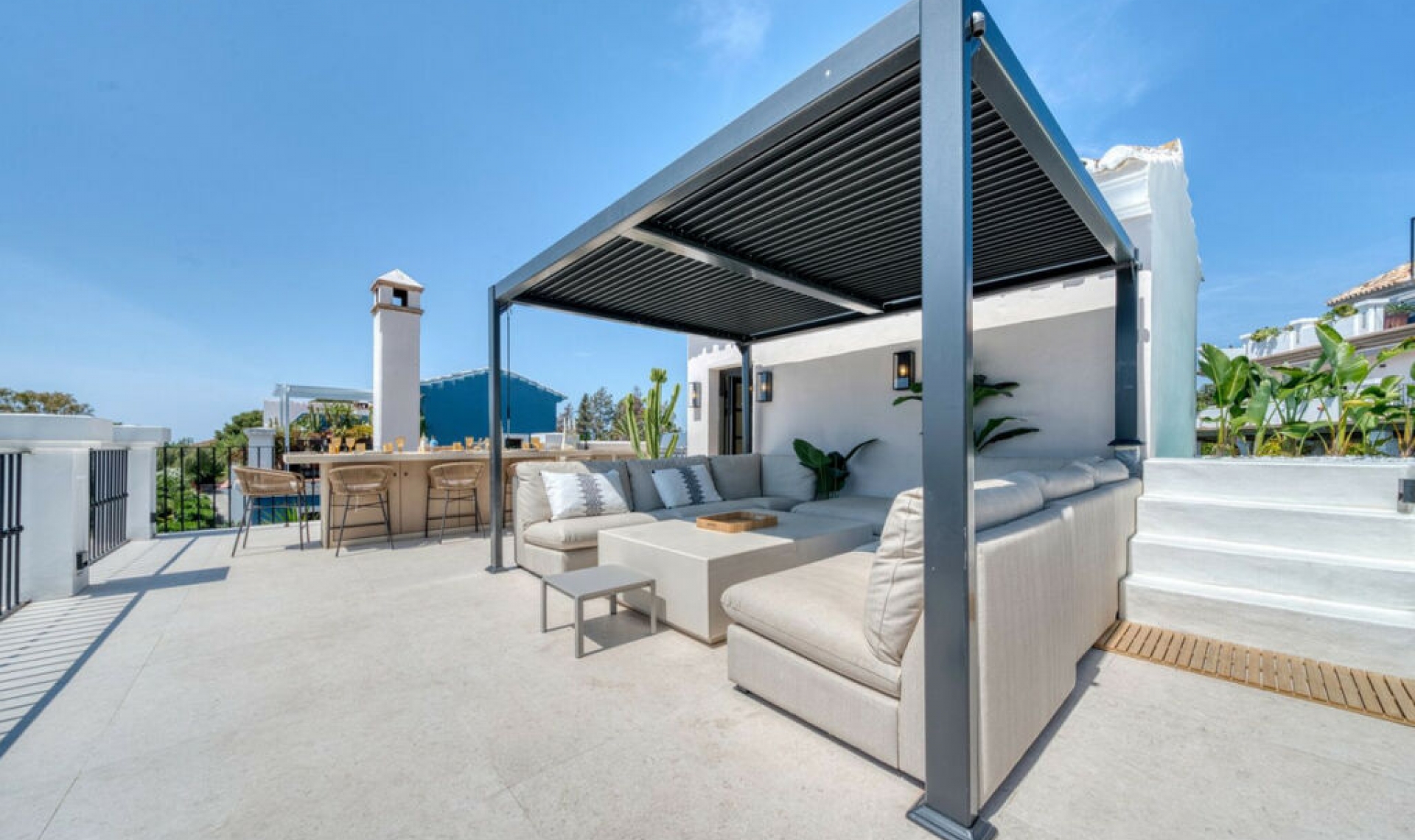 Resale - House -
The Golden Mile