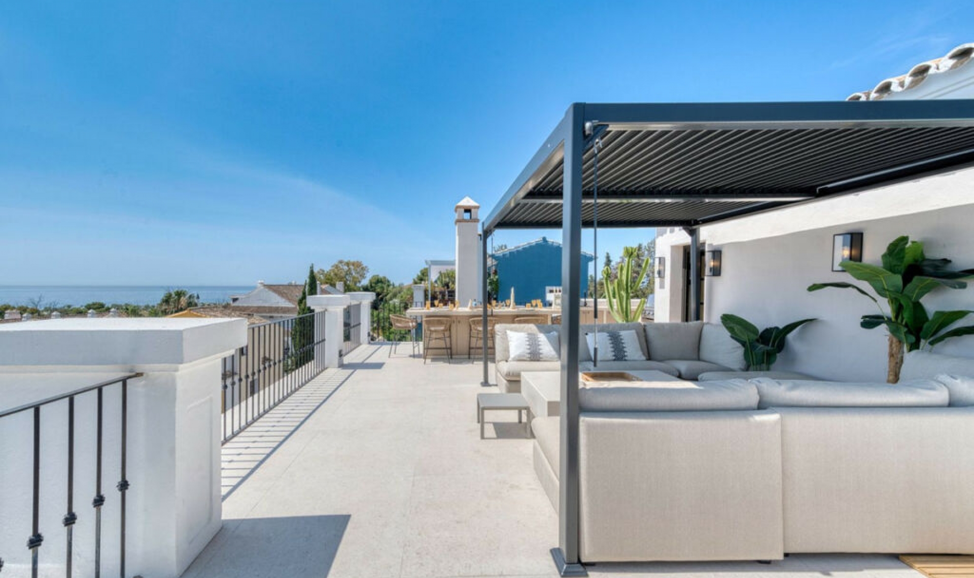 Resale - House -
The Golden Mile