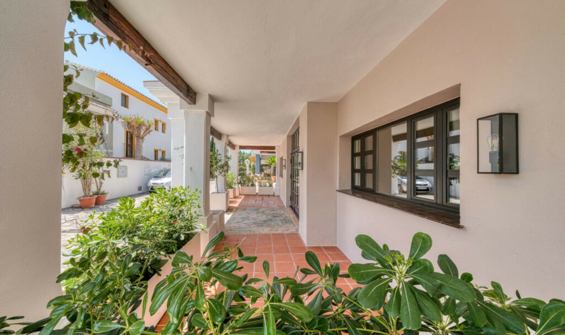 Resale - House -
The Golden Mile