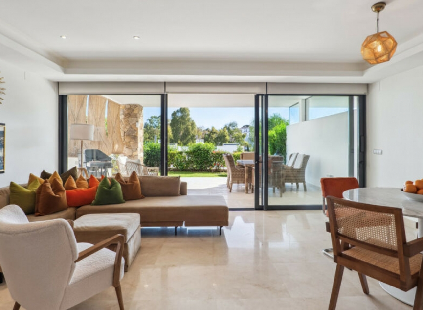 Resale - House -
The Golden Mile