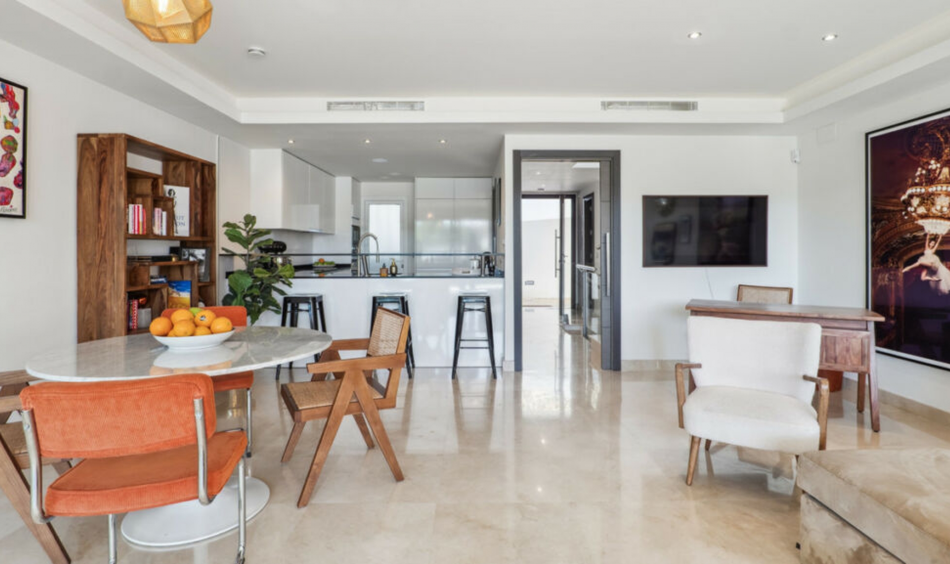 Resale - House -
The Golden Mile