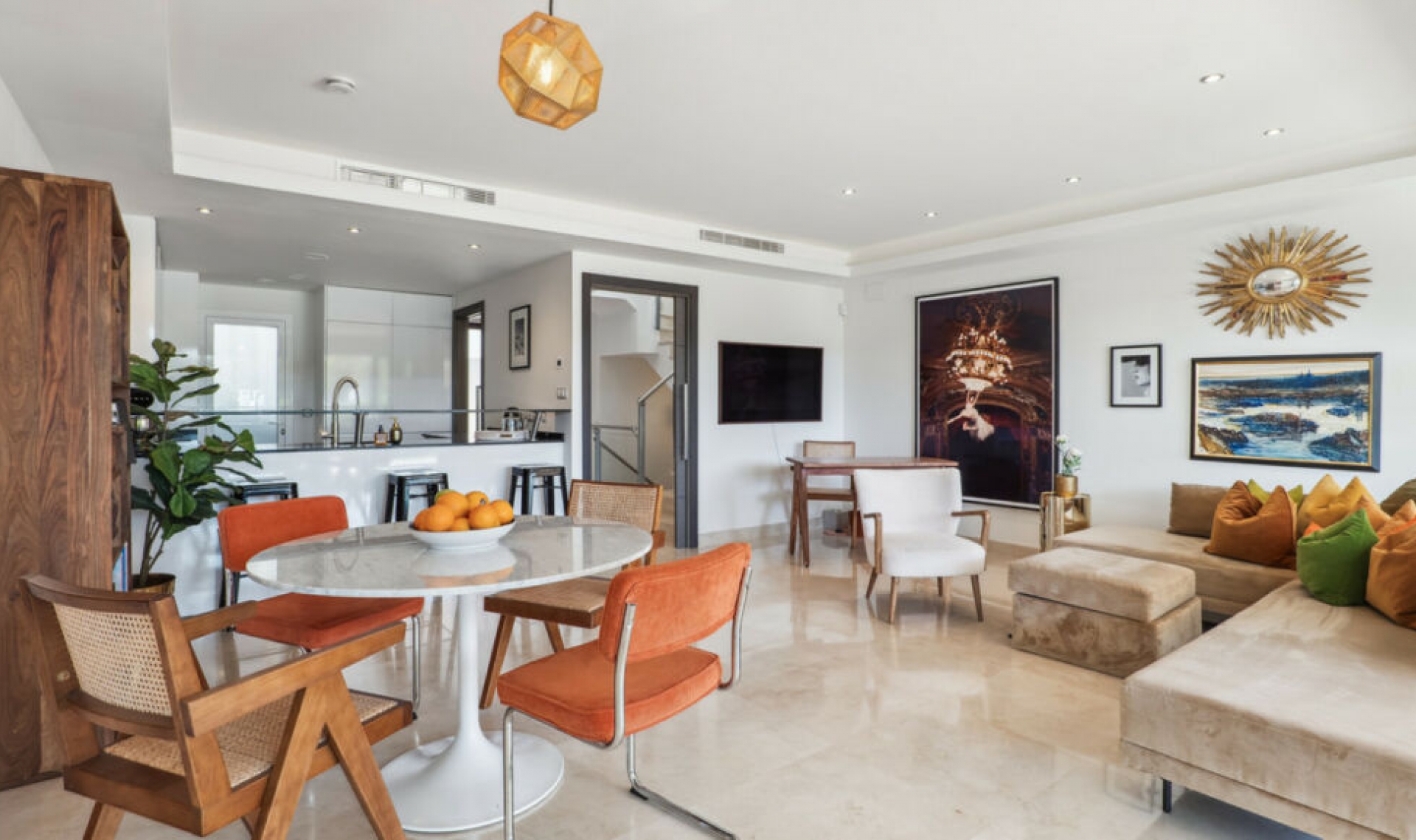 Resale - House -
The Golden Mile