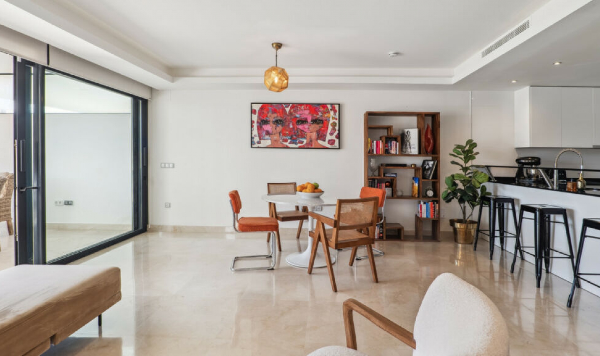 Resale - House -
The Golden Mile