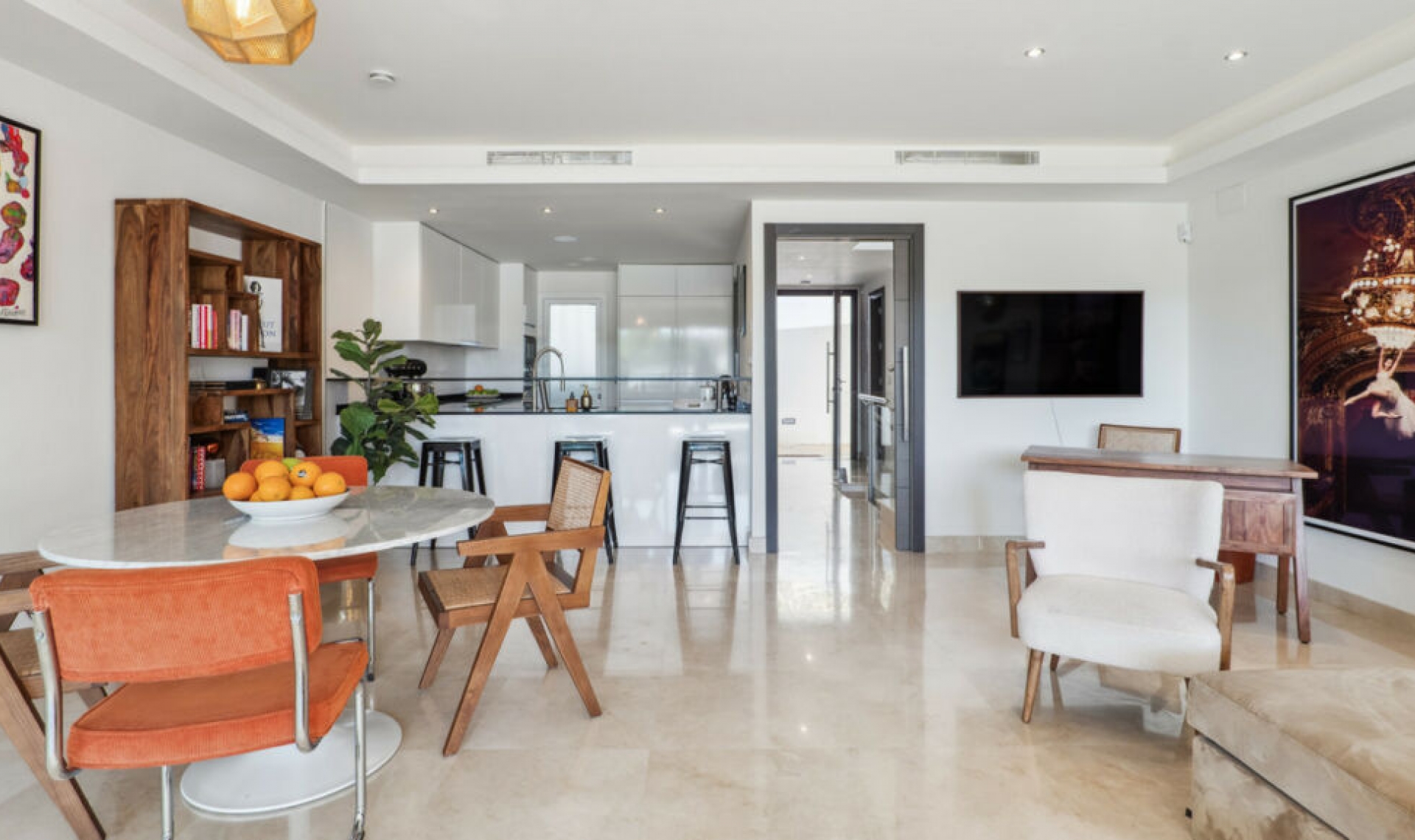 Resale - House -
The Golden Mile