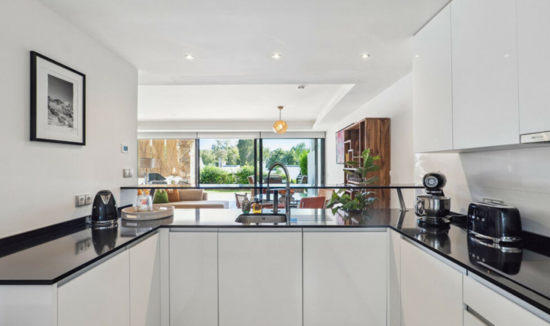 Resale - House -
The Golden Mile