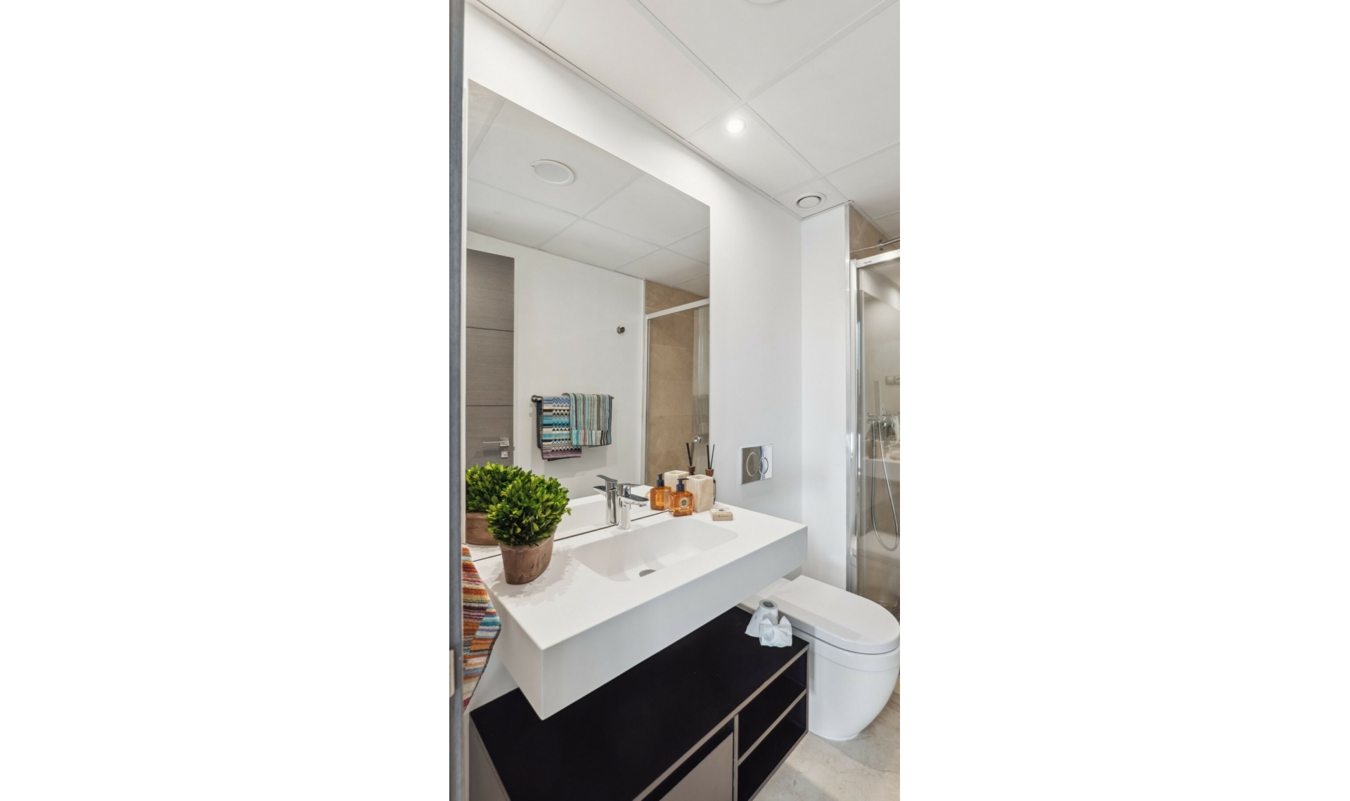 Resale - House -
The Golden Mile