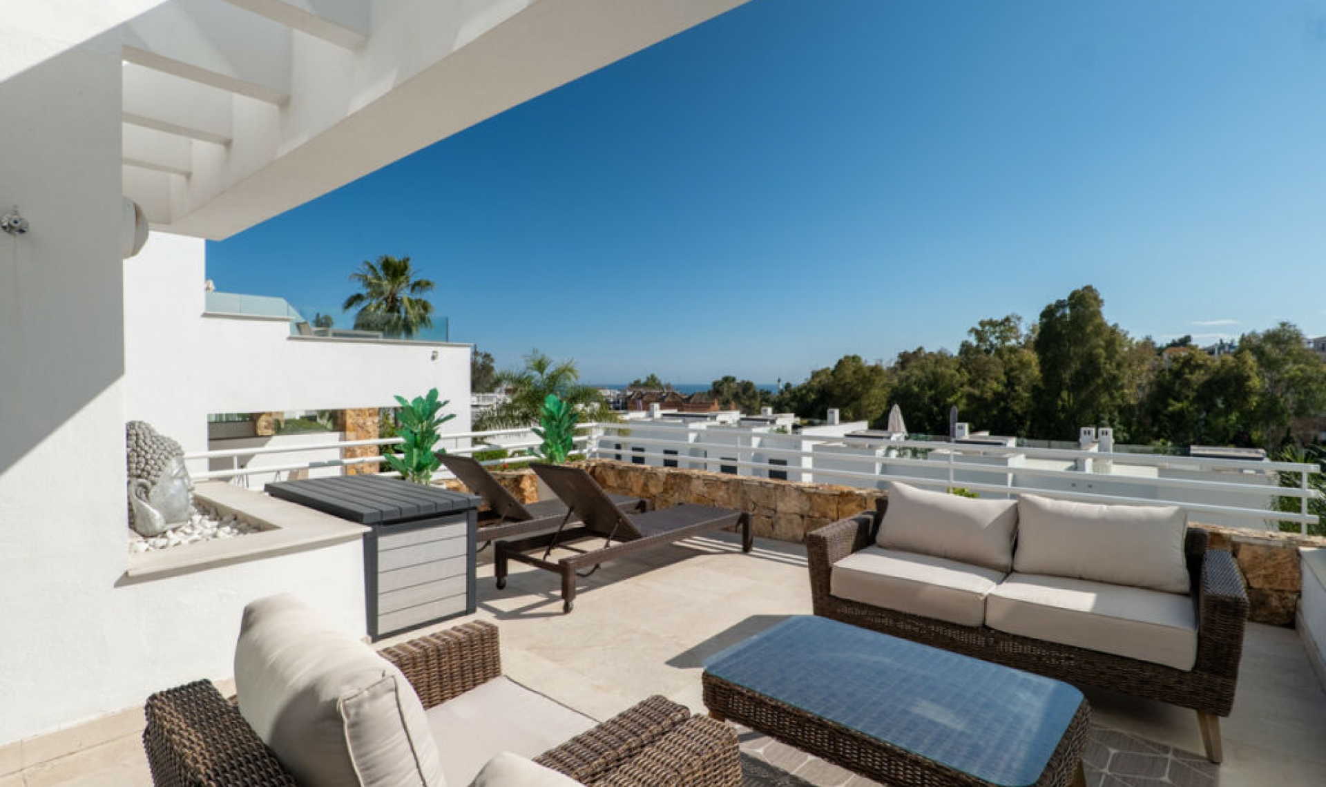 Resale - House -
The Golden Mile