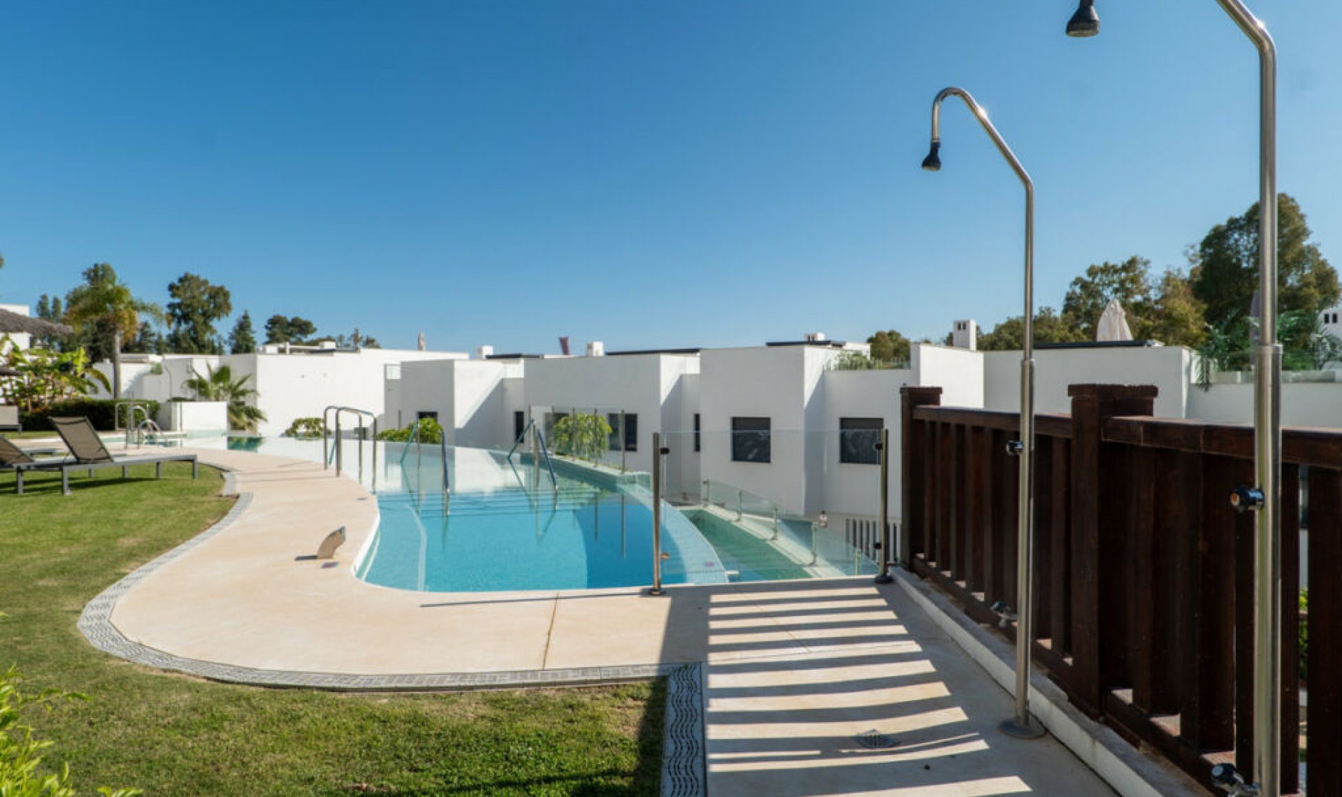 Resale - House -
The Golden Mile