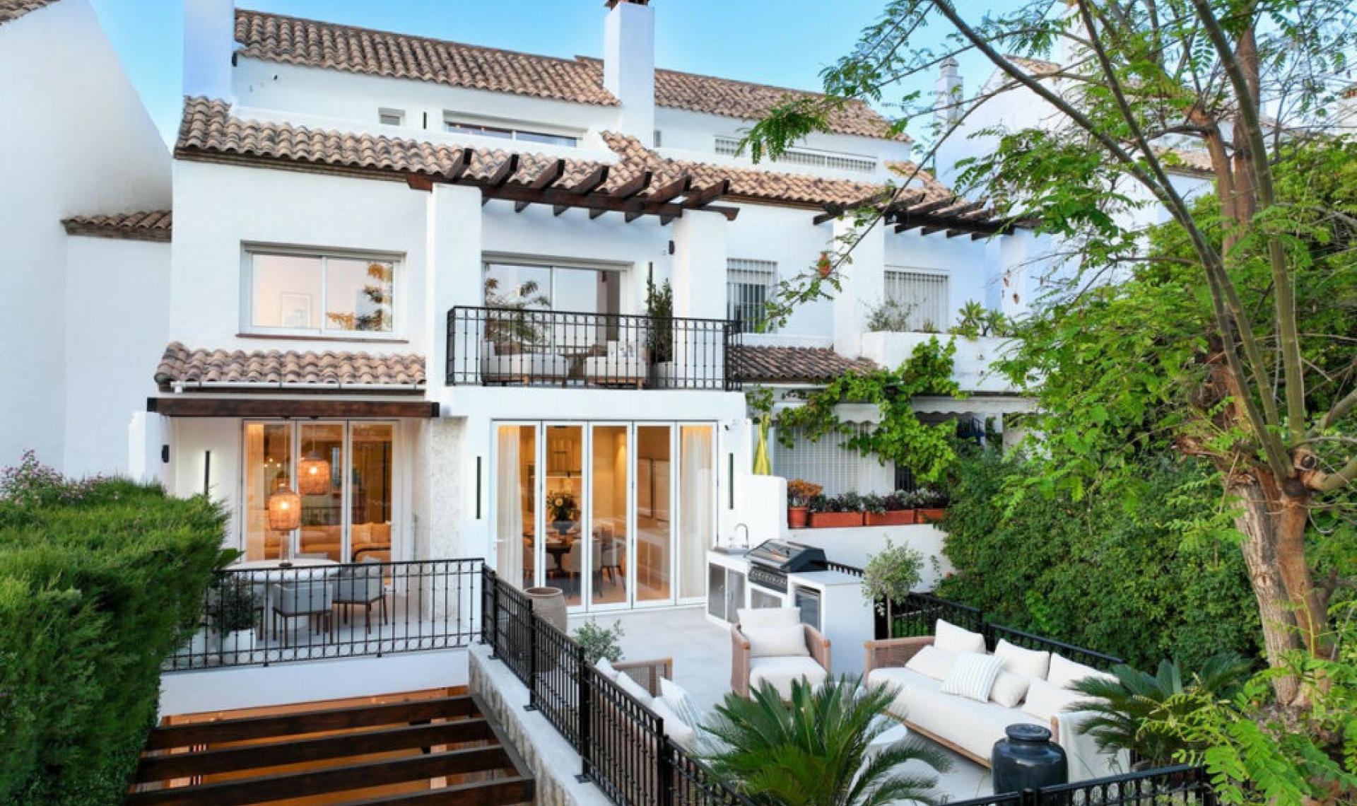 Resale - House -
The Golden Mile