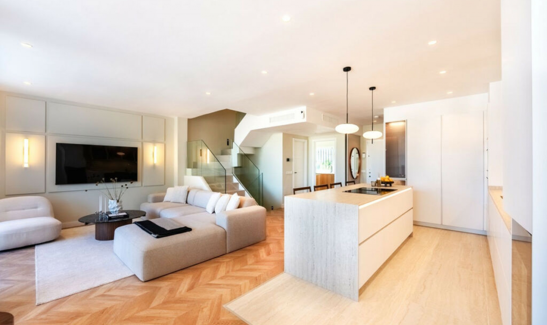 Resale - House -
The Golden Mile