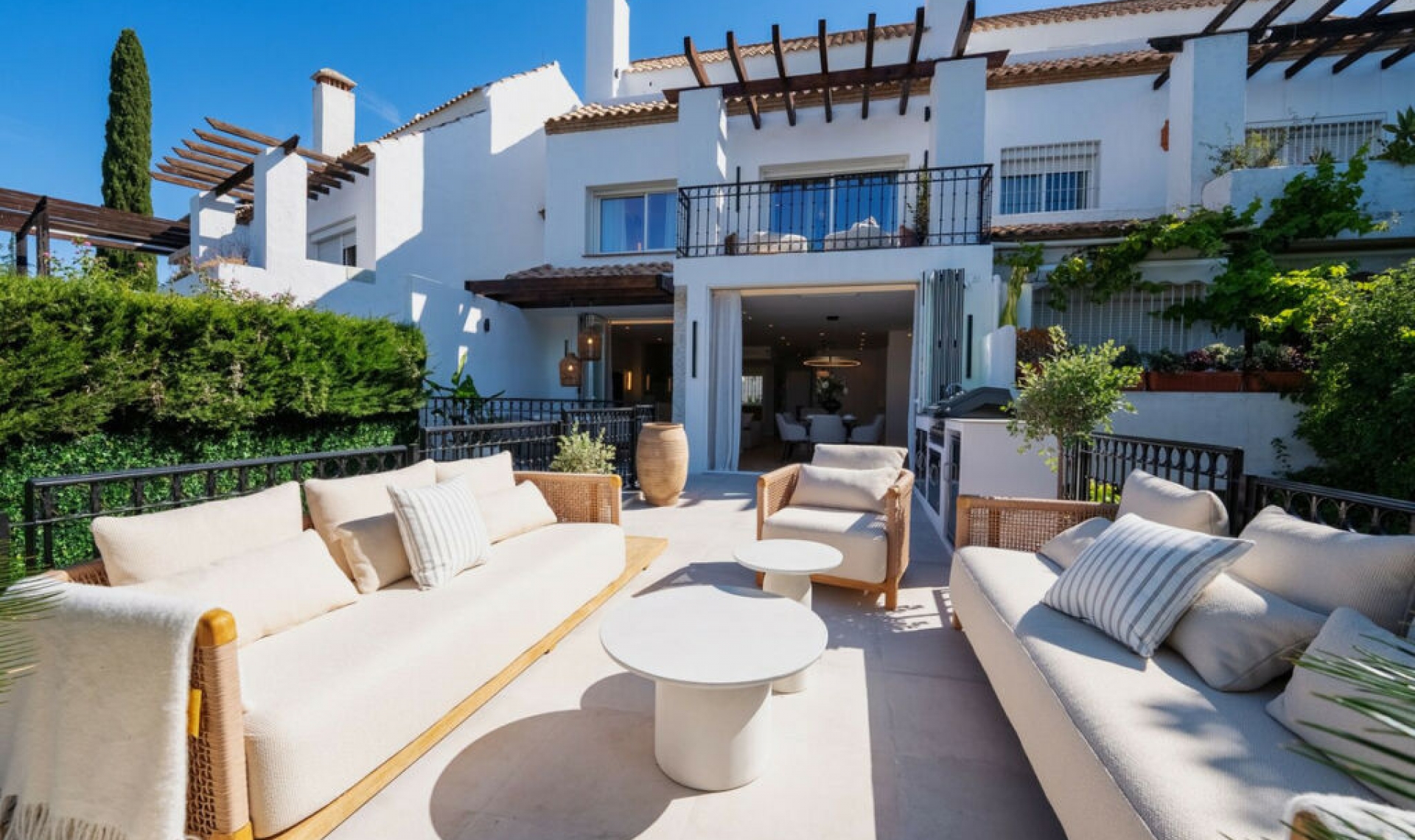 Resale - House -
The Golden Mile