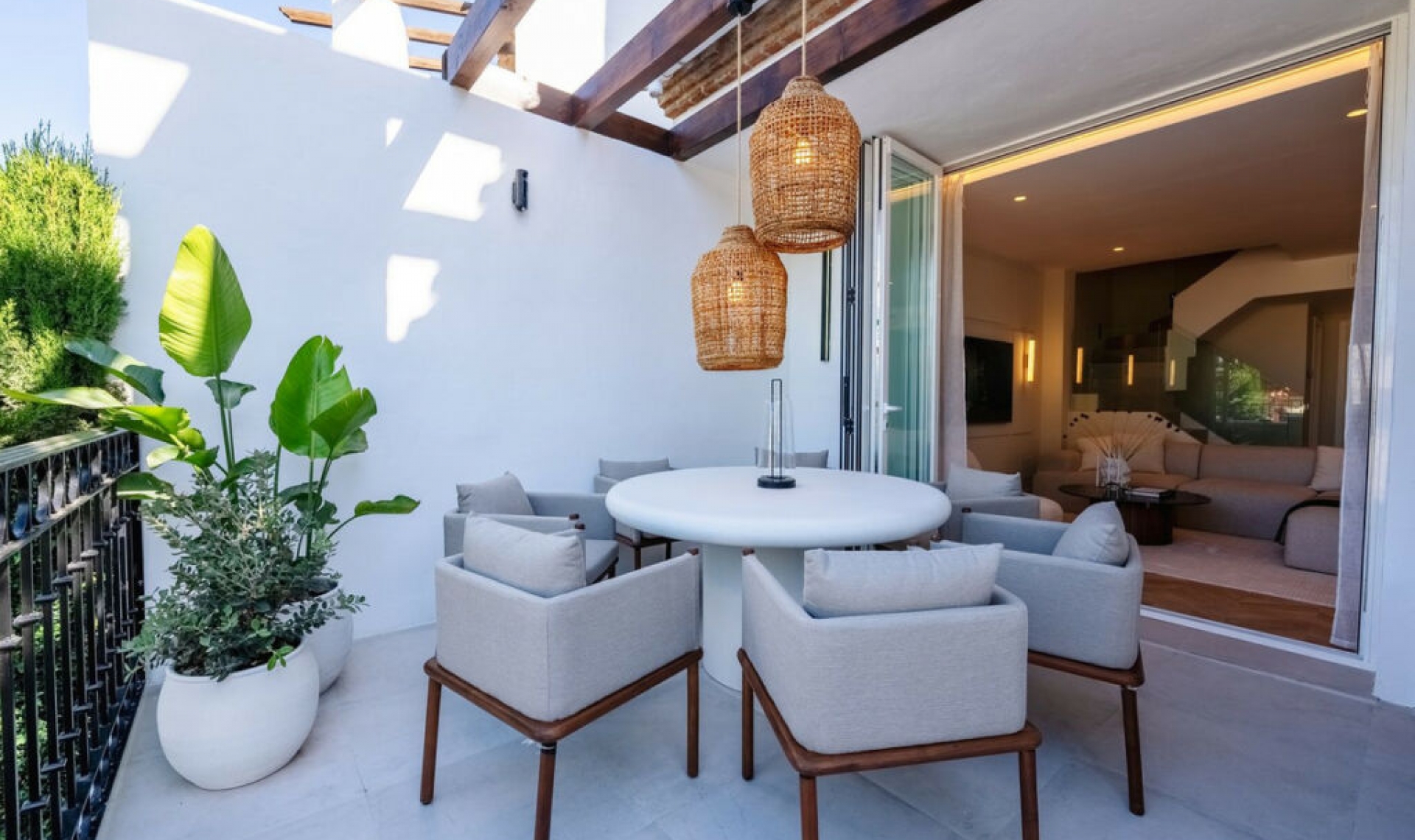 Resale - House -
The Golden Mile