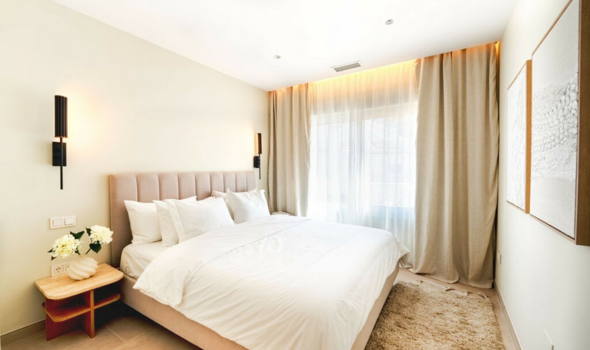 Resale - House -
The Golden Mile