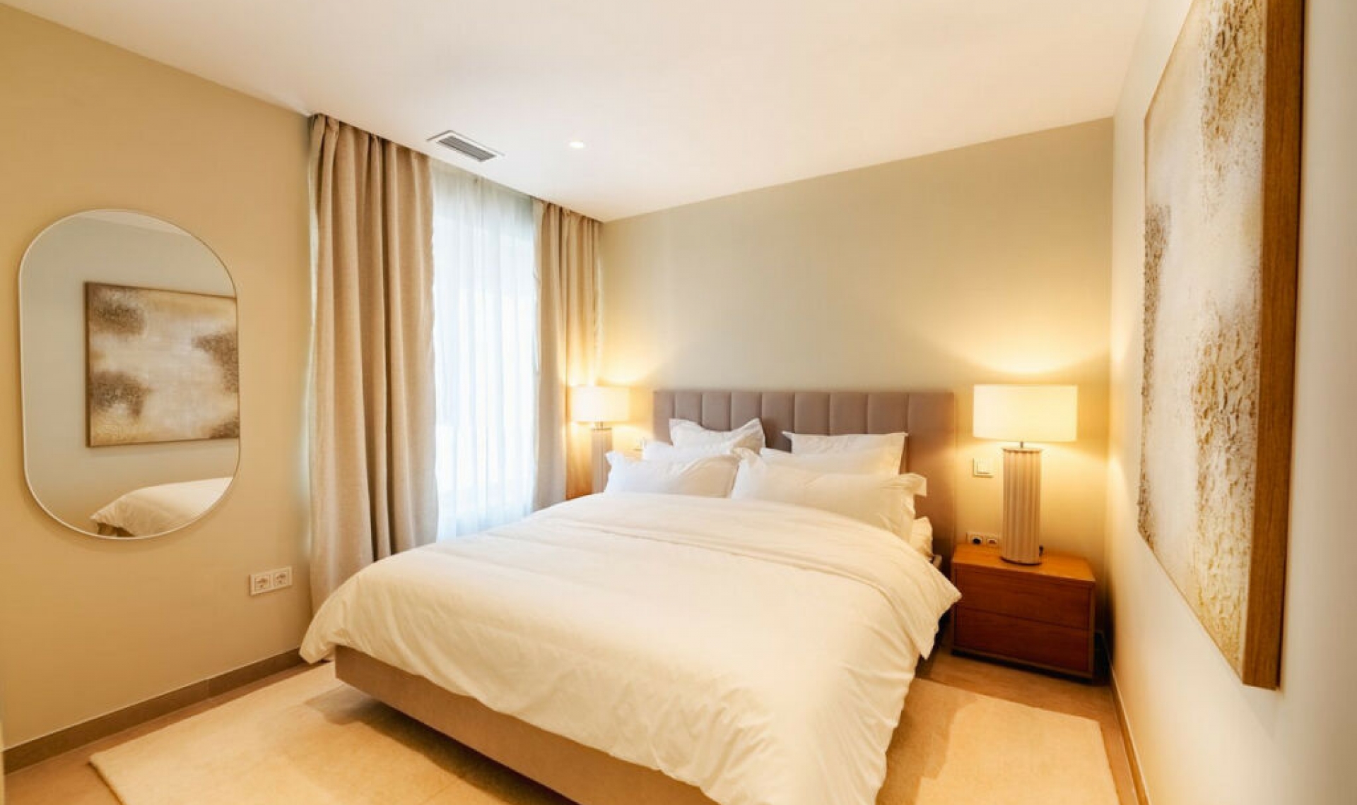 Resale - House -
The Golden Mile