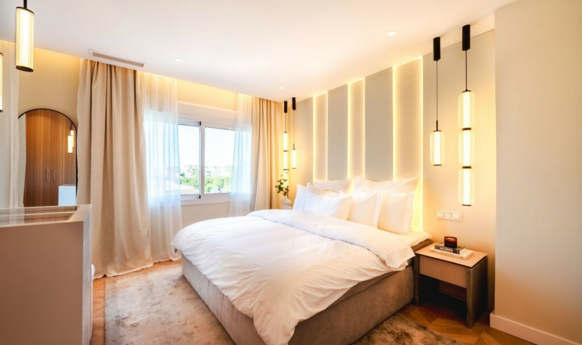 Resale - House -
The Golden Mile