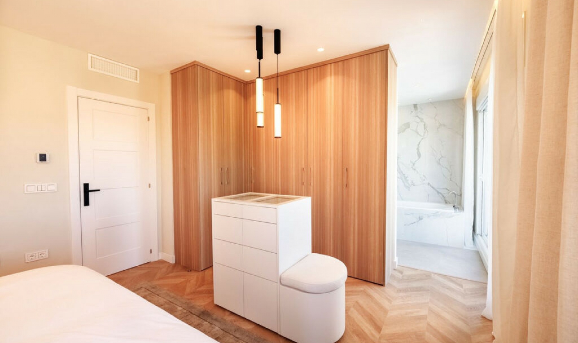 Resale - House -
The Golden Mile