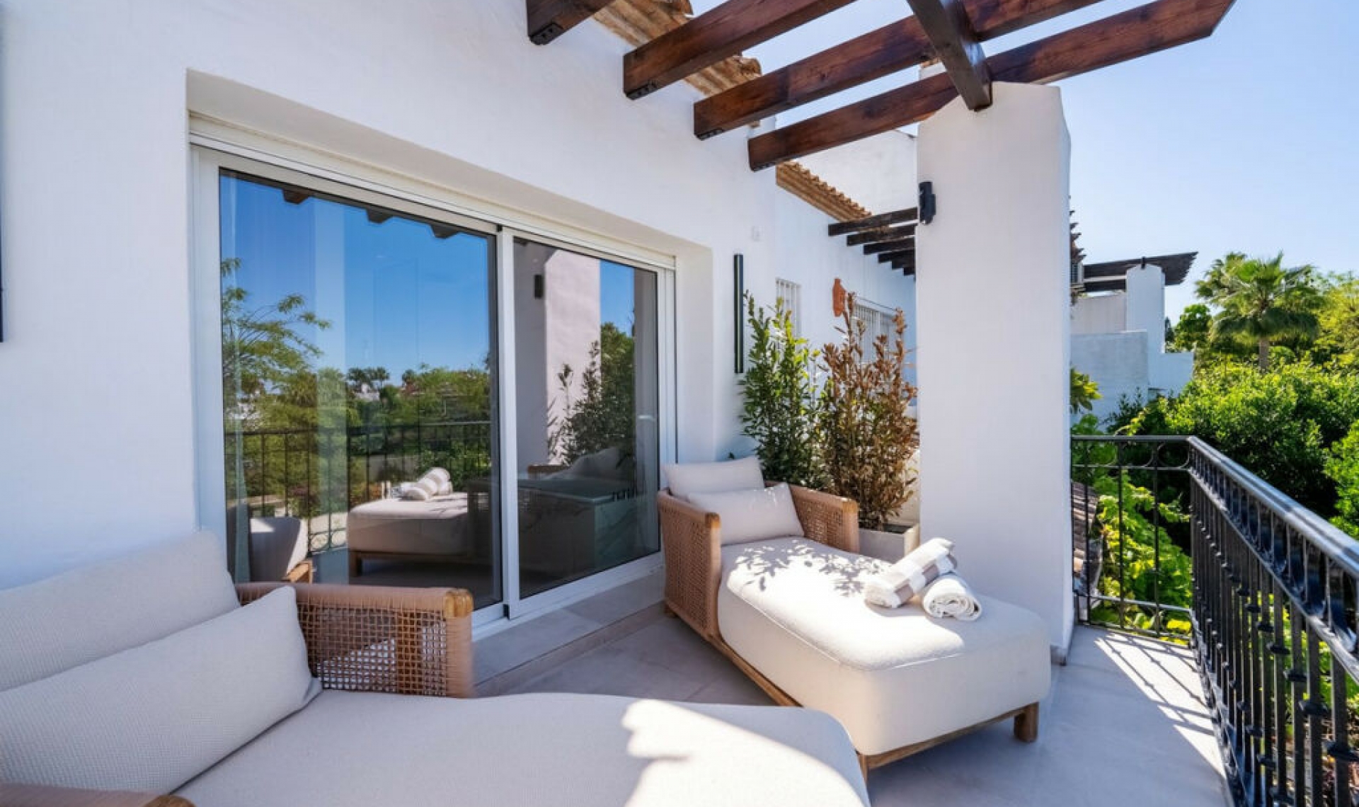 Resale - House -
The Golden Mile