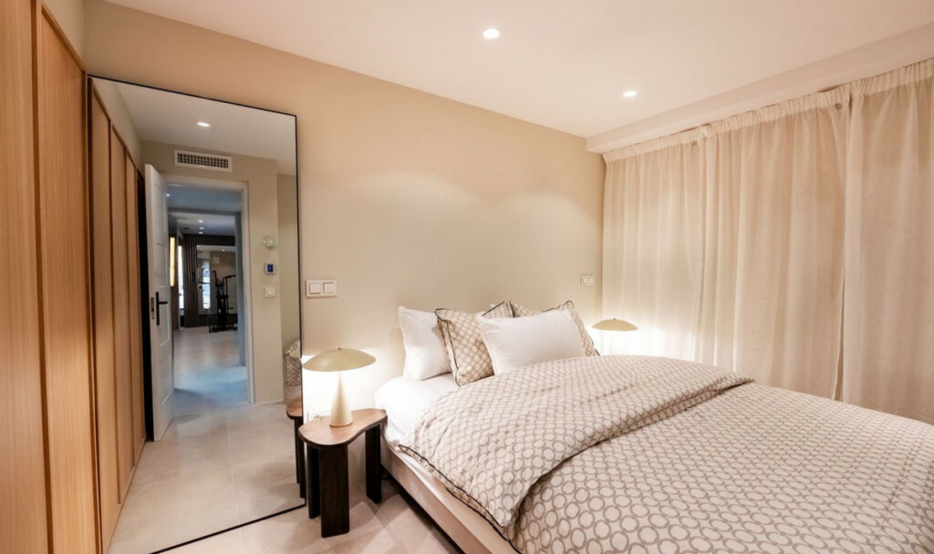 Resale - House -
The Golden Mile