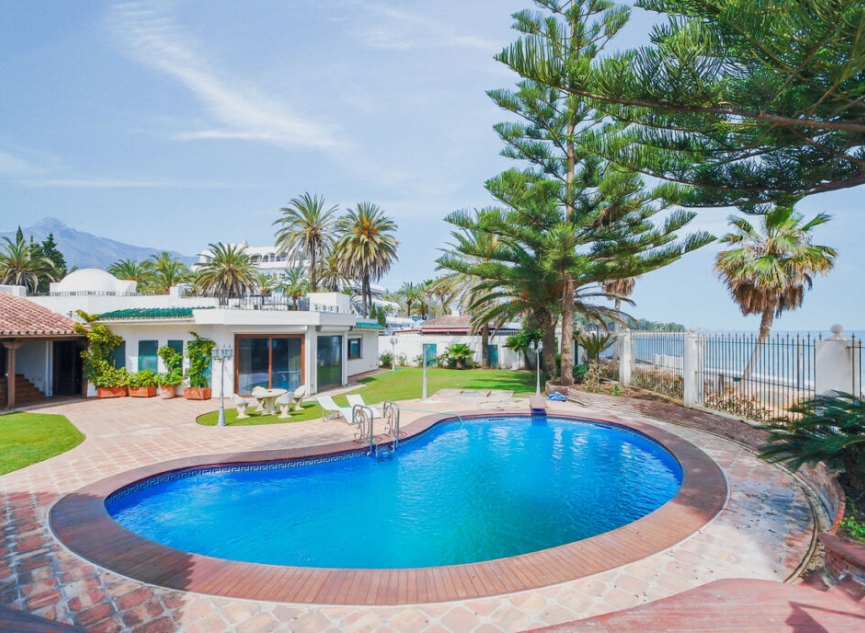 Resale - House -
The Golden Mile